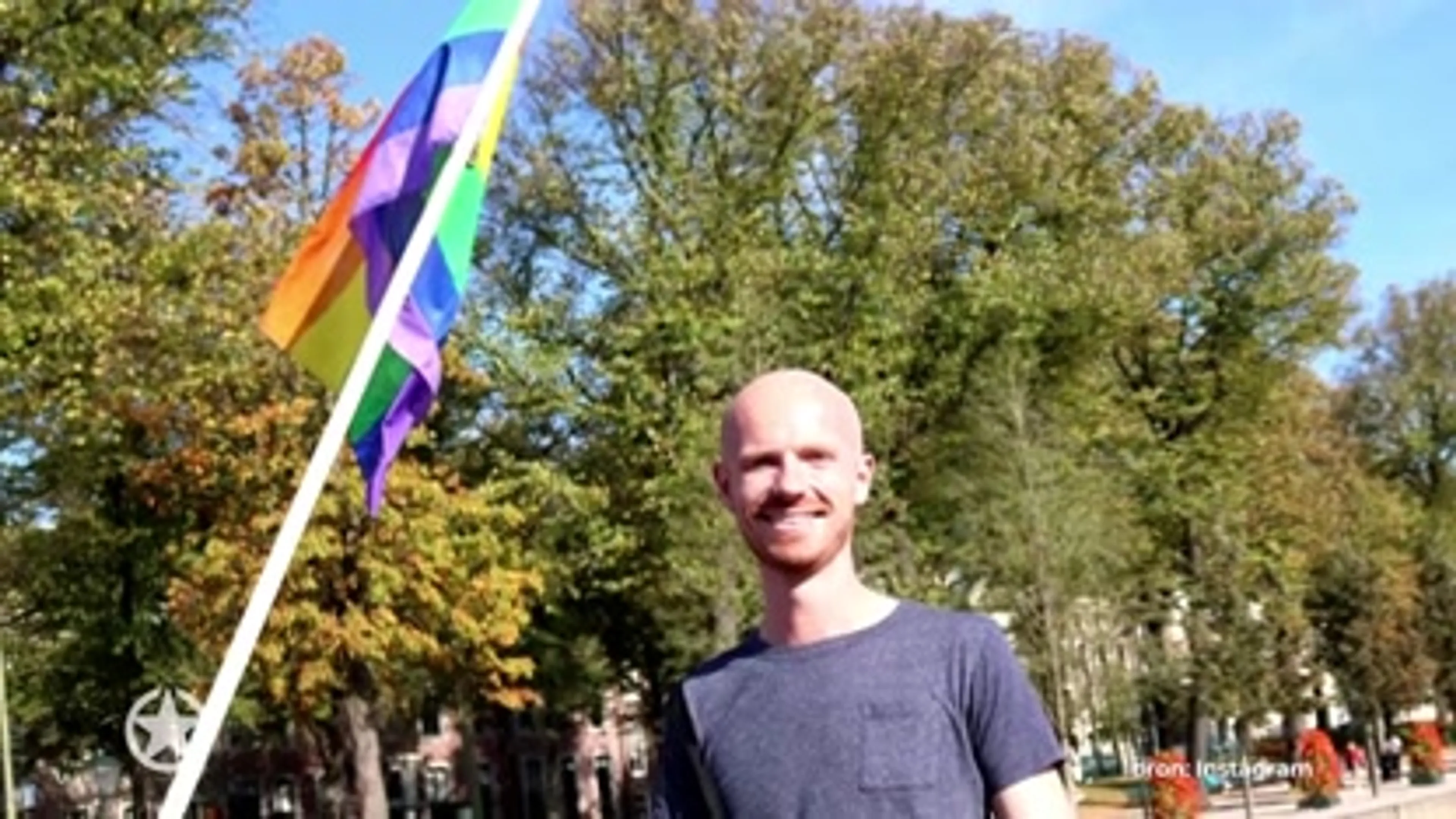 D66'er heeft bijbaantje als escort