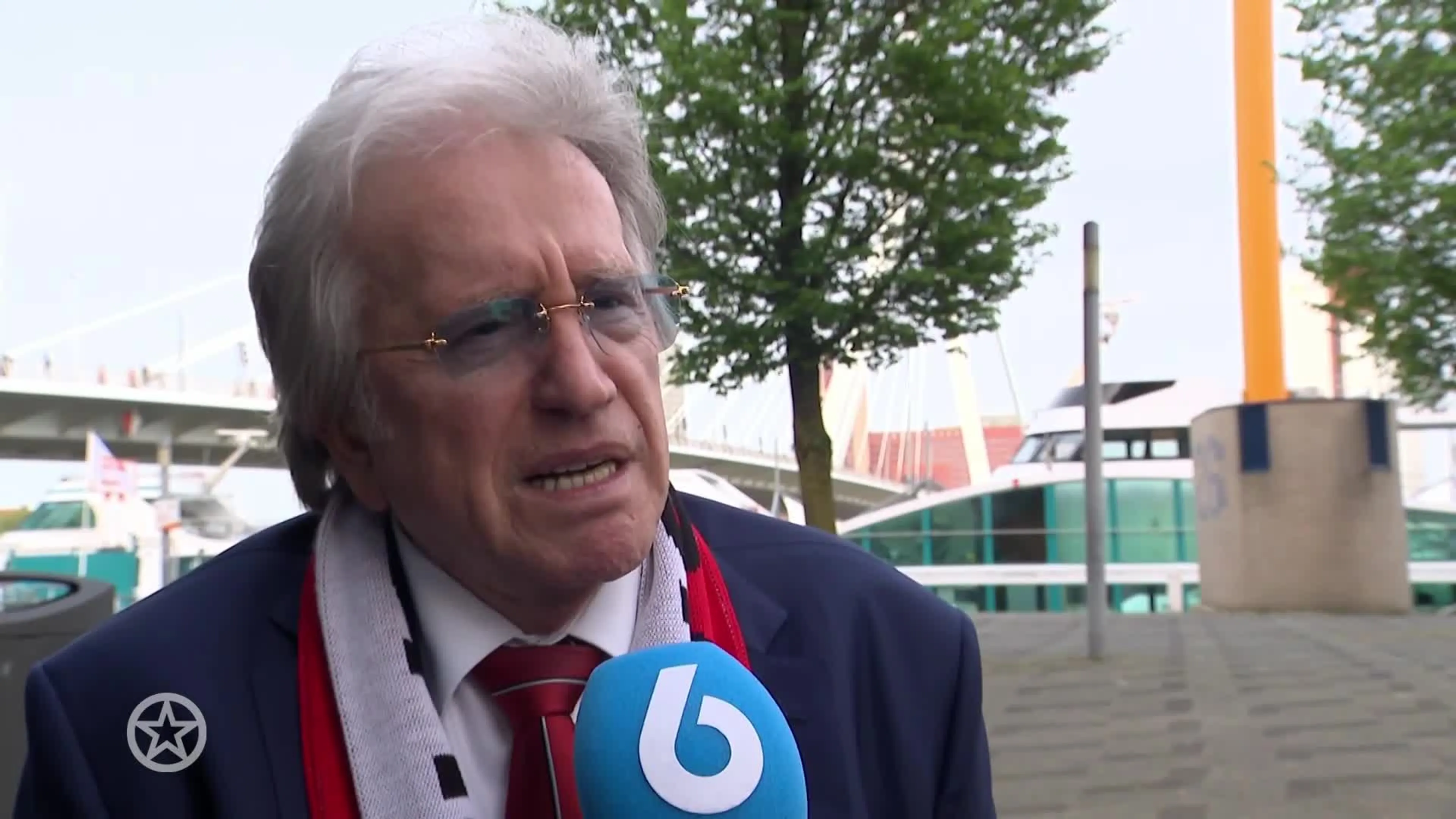 Lee Towers niet welkom in Volendam: 'Gooien'