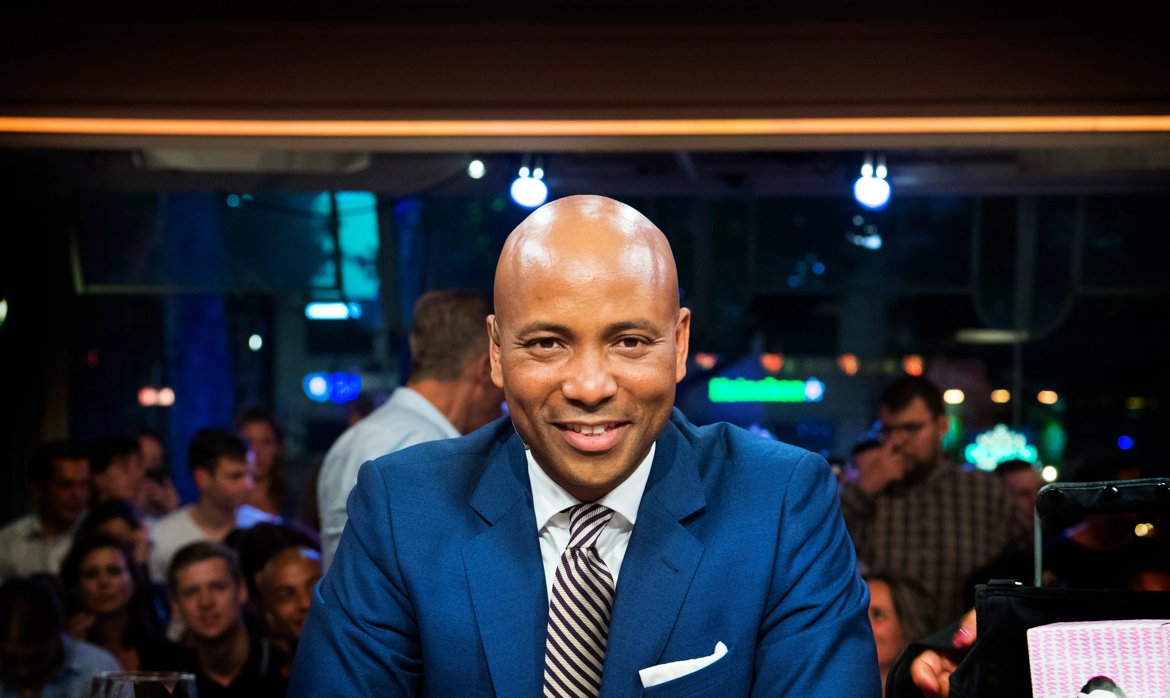 Levensgevaarlijke actie van Humberto Tan!