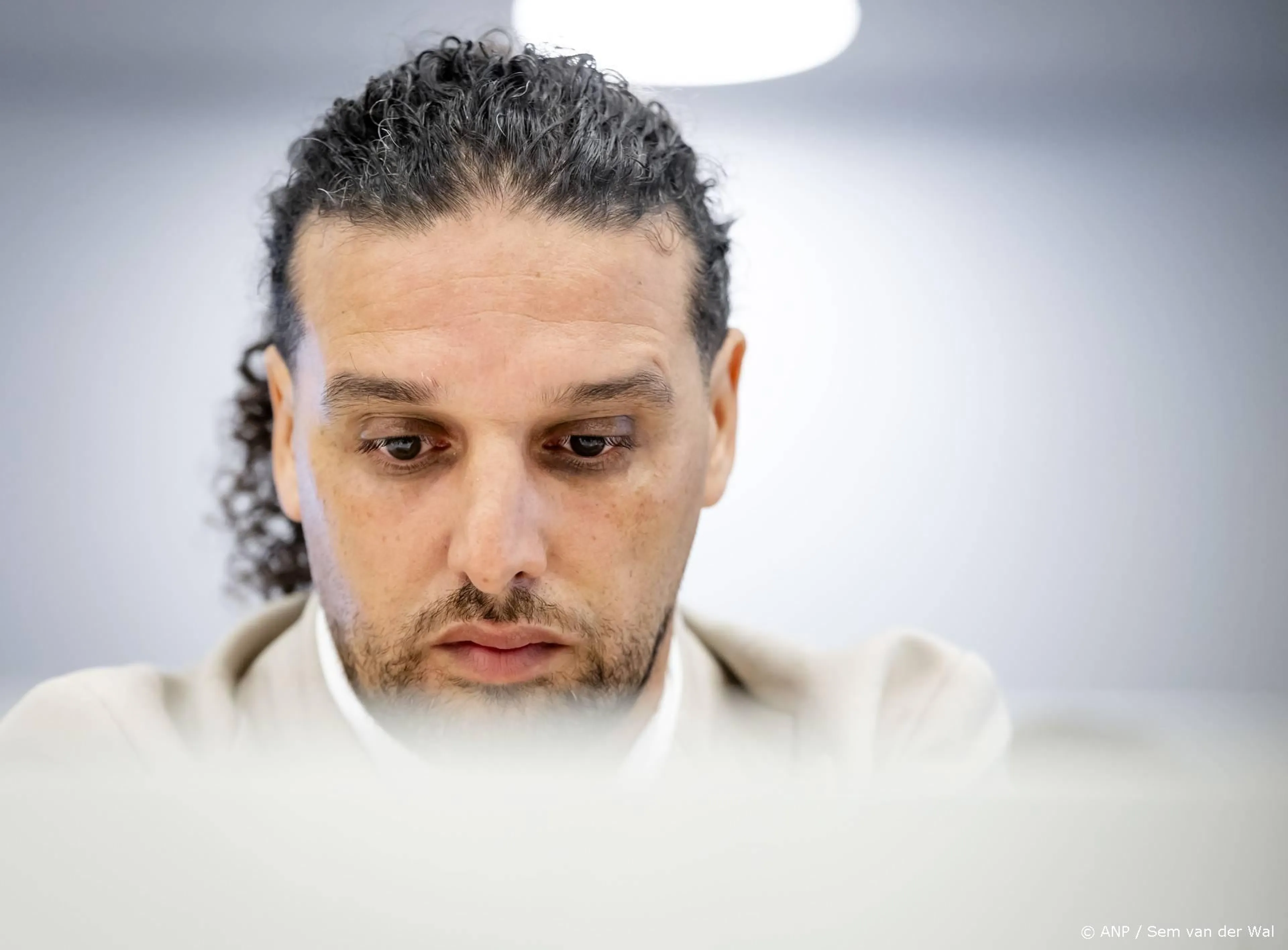 Ali B geëmotioneerd na verklaring Jill Helena