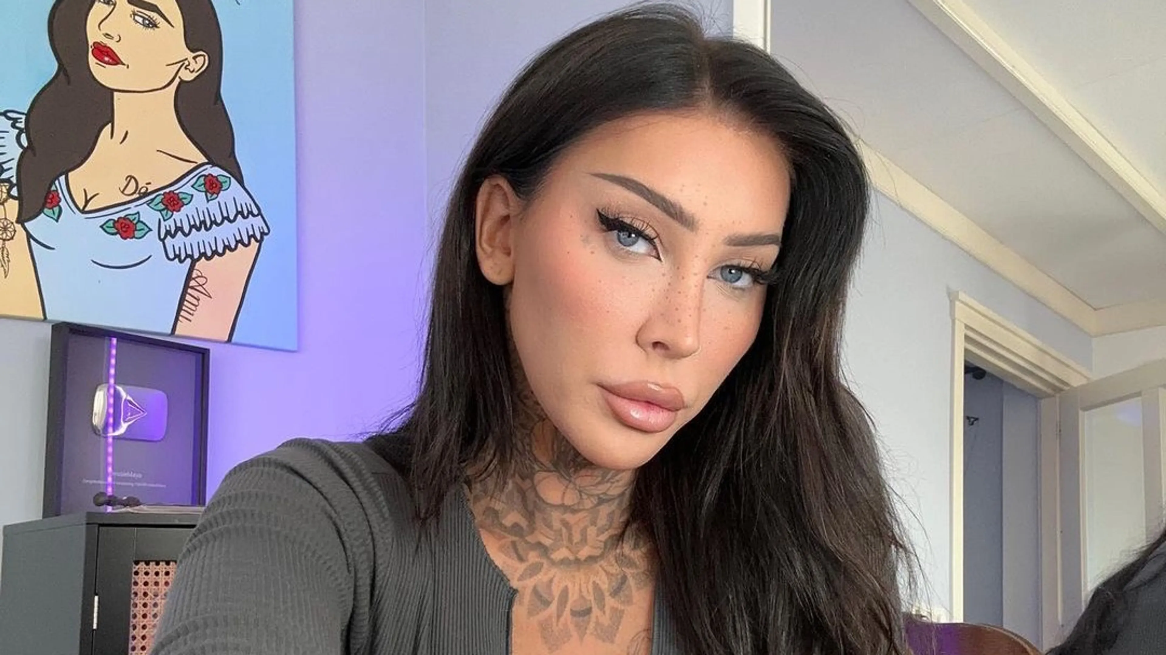 Jessie Maya zet tatoeage van haar kersverse vriend
