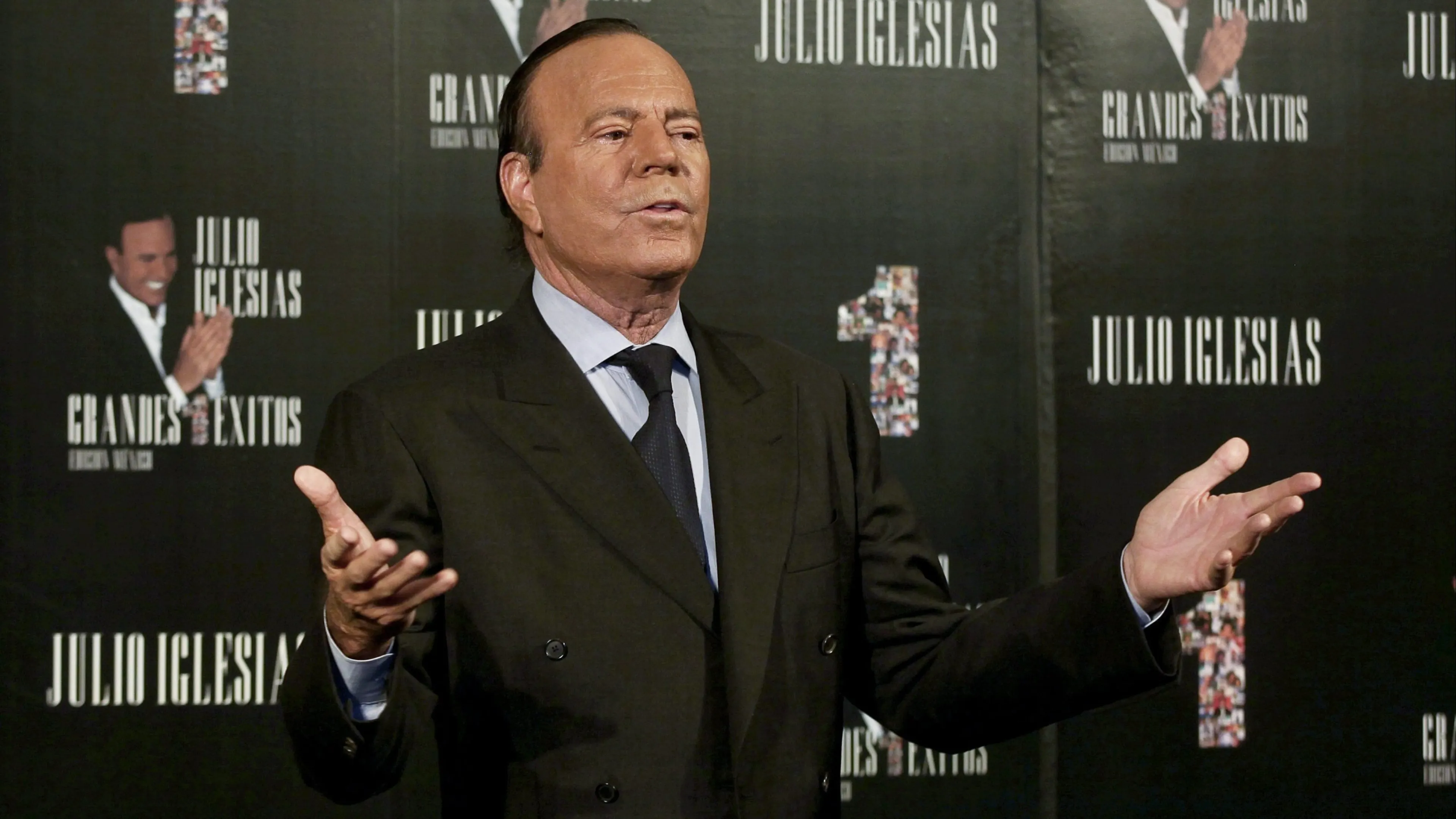 Julio Iglesias stapt naar rechter wegens 'laster' Spaanse vicepremier