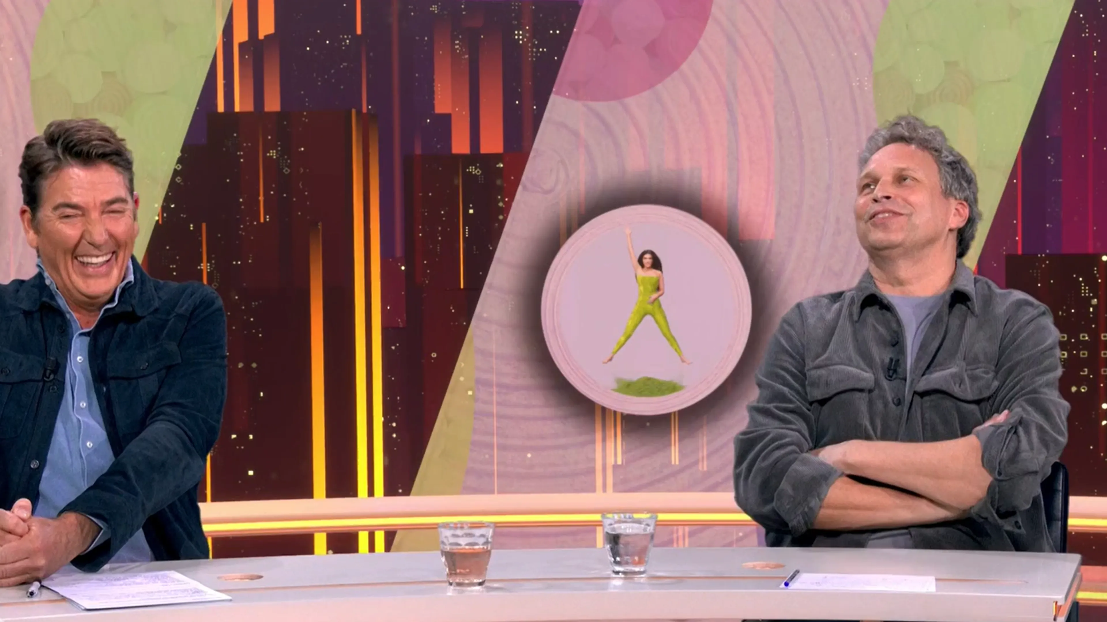 Shownieuws-tafel ongemakkelijk van pil voor 'je doos'
