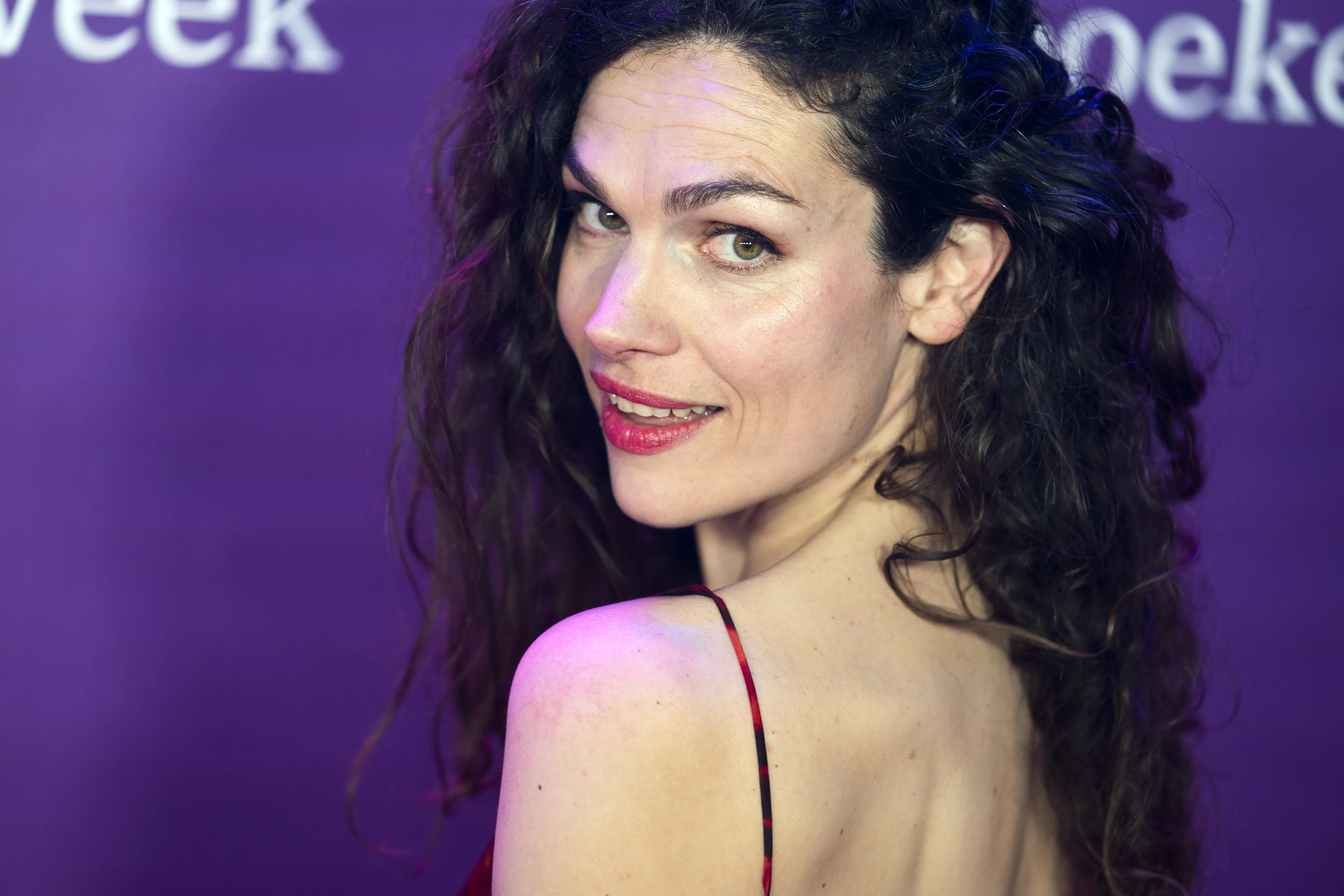 Anna Drijver scoort hoofdrol in nieuwe crimeserie Koud