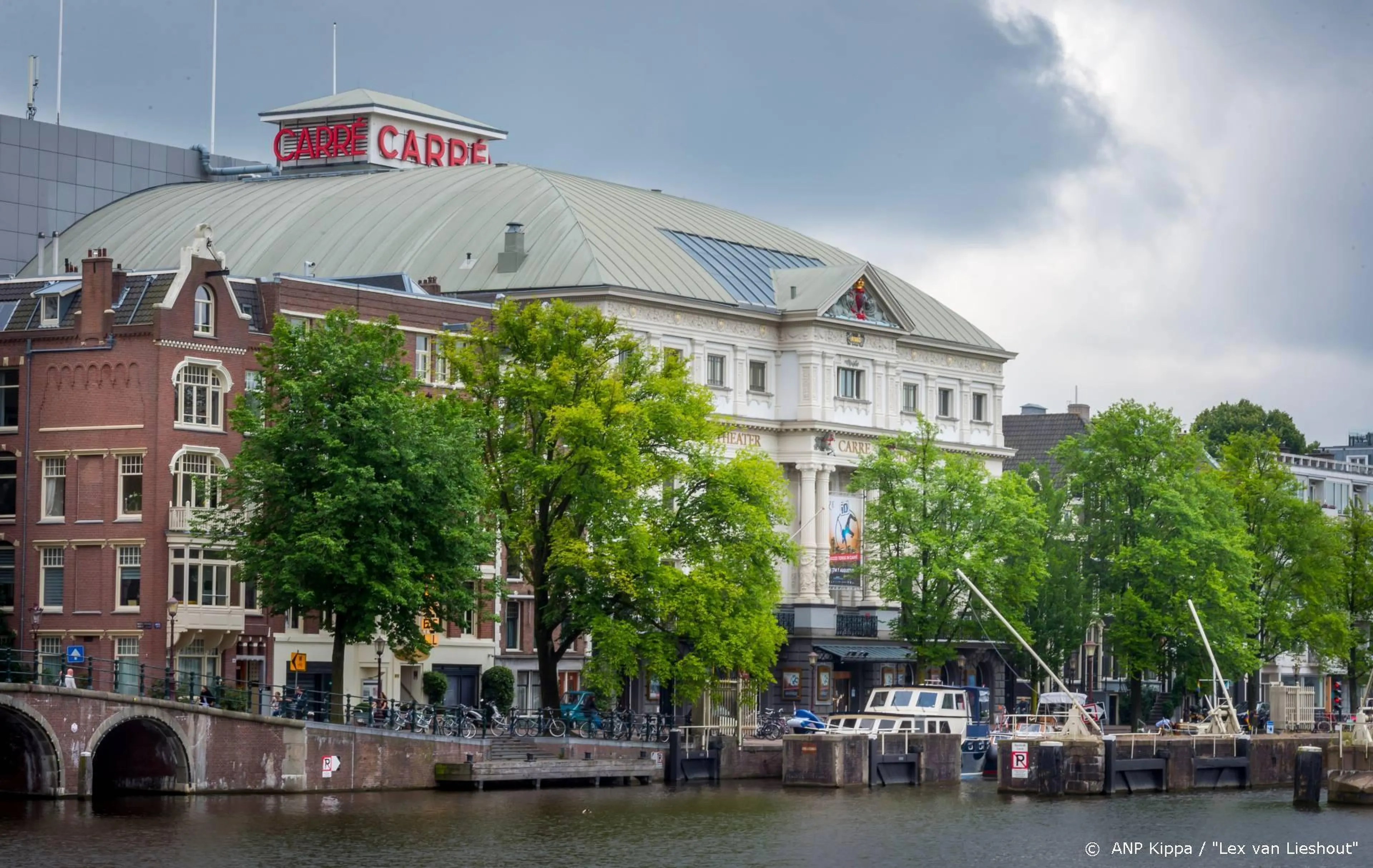 Mensen zijn tevreden met coronamaatregelen Carré