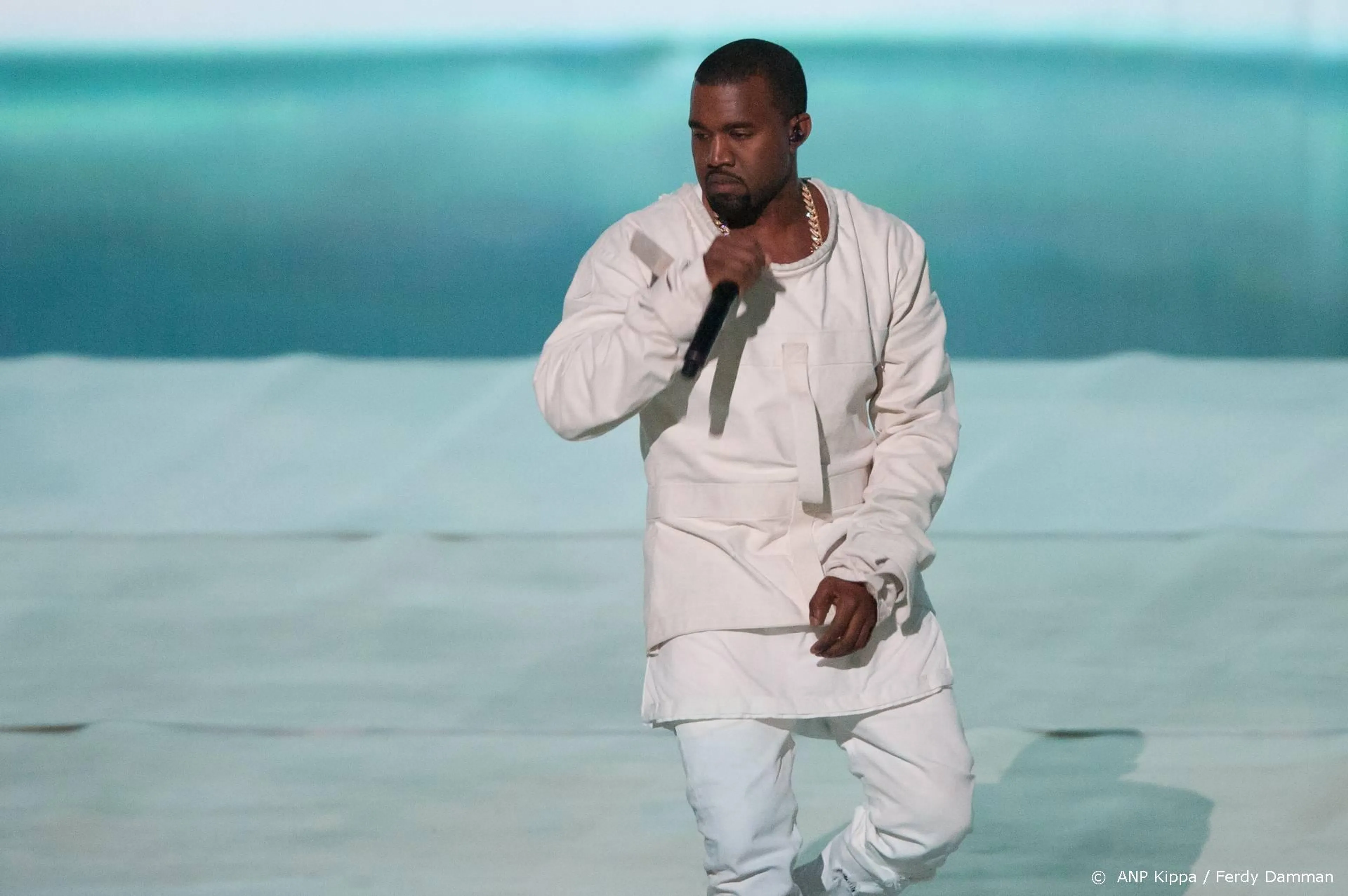 Kanye West mist deadline van album opnieuw