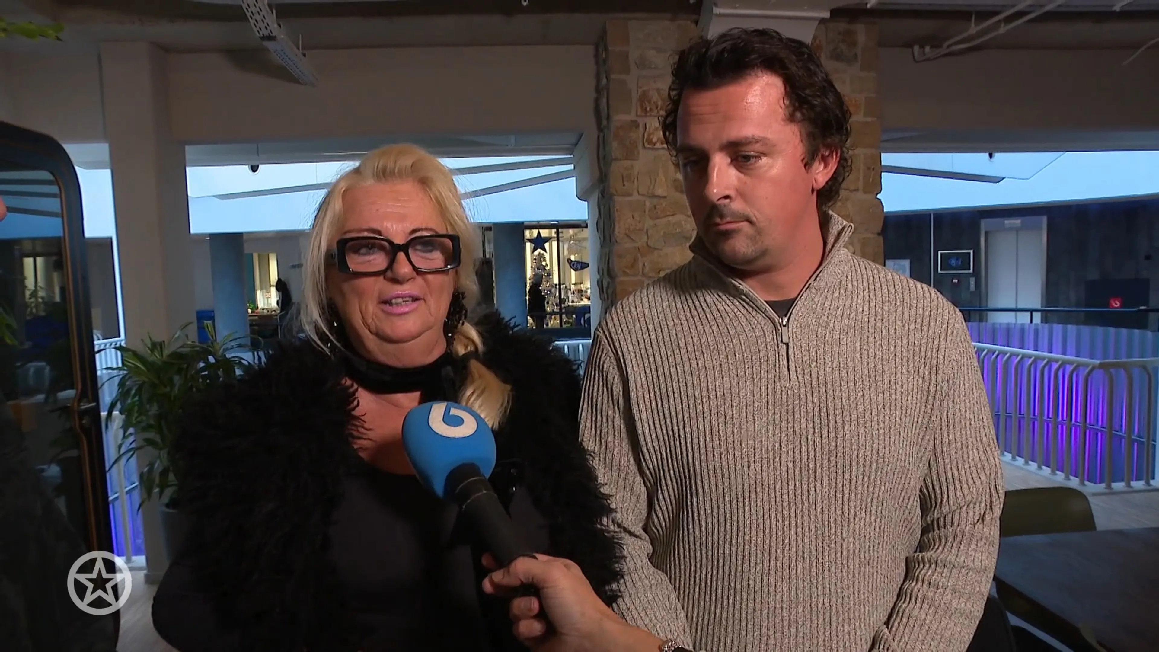 De Hanslers dolblij met kijkcijfers, 'Mo' slaat terug naar Angela de Jong