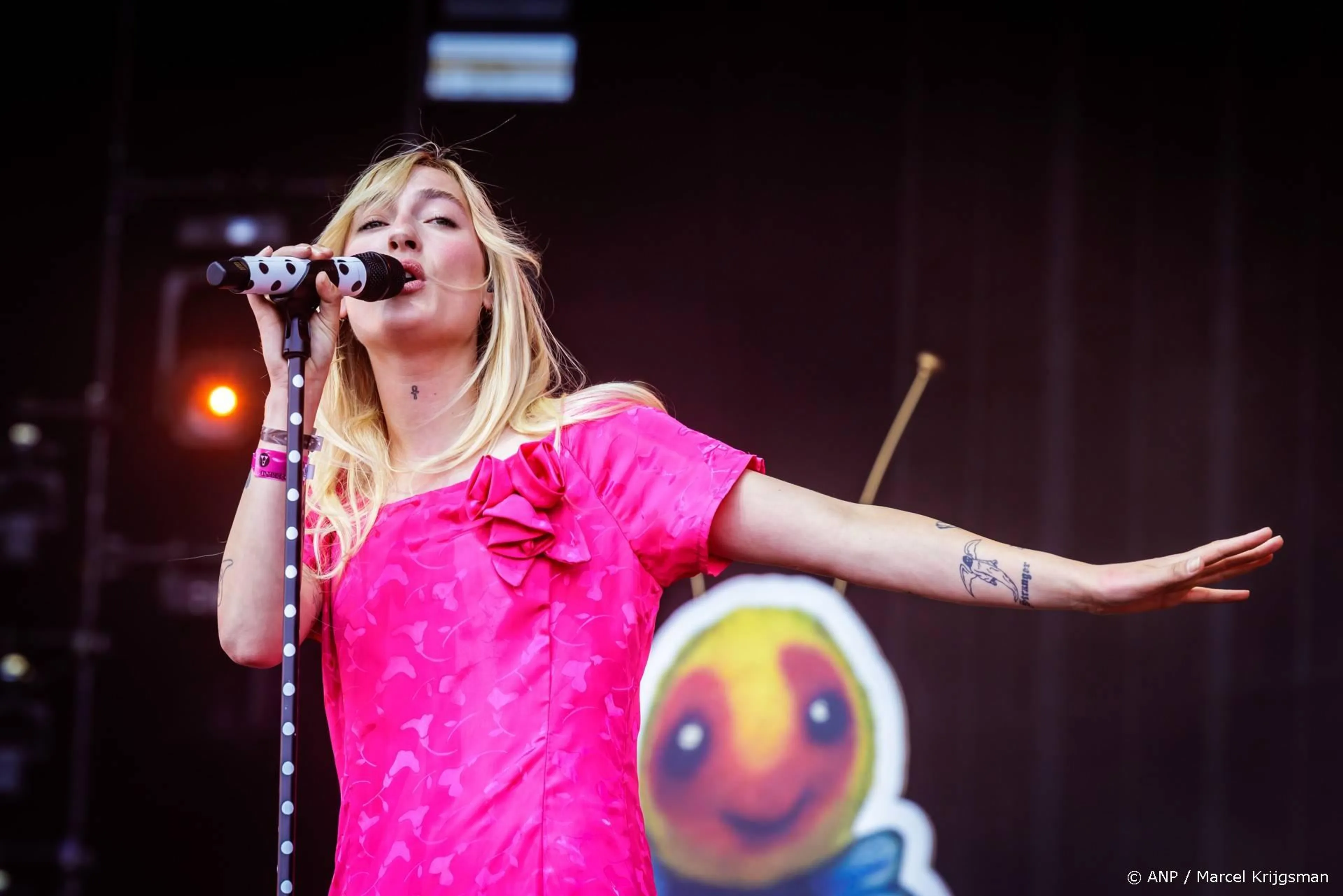S10 en Oscar and the Wolf willen eigen film