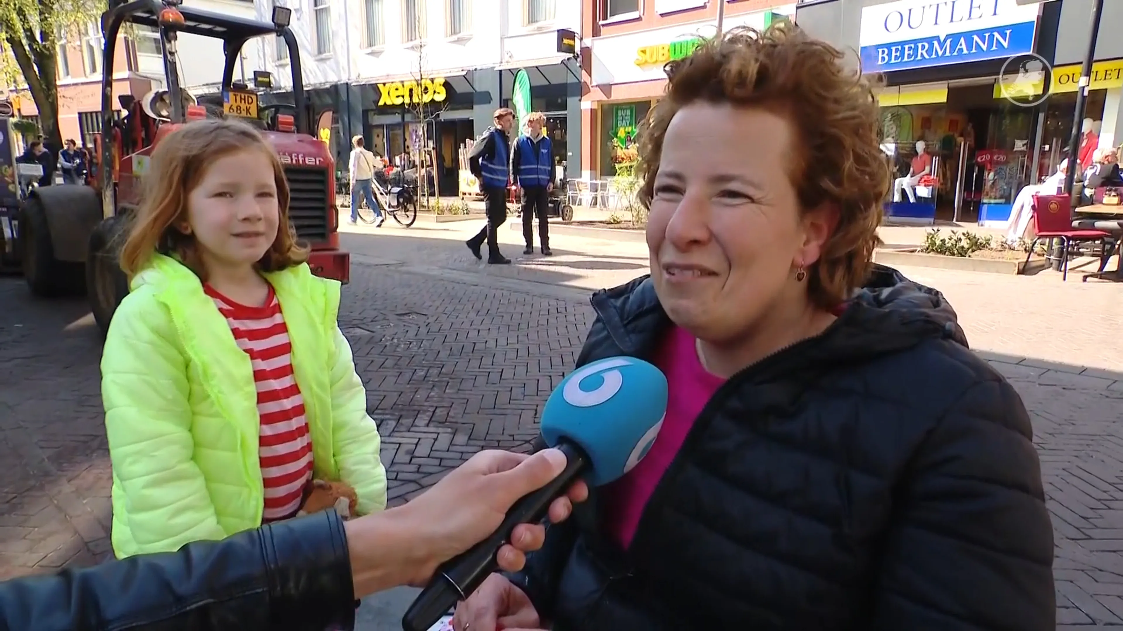'Zorg dat er regels komen voor familievloggers, want je kind wordt je werknemer' (Hart van Nederland)