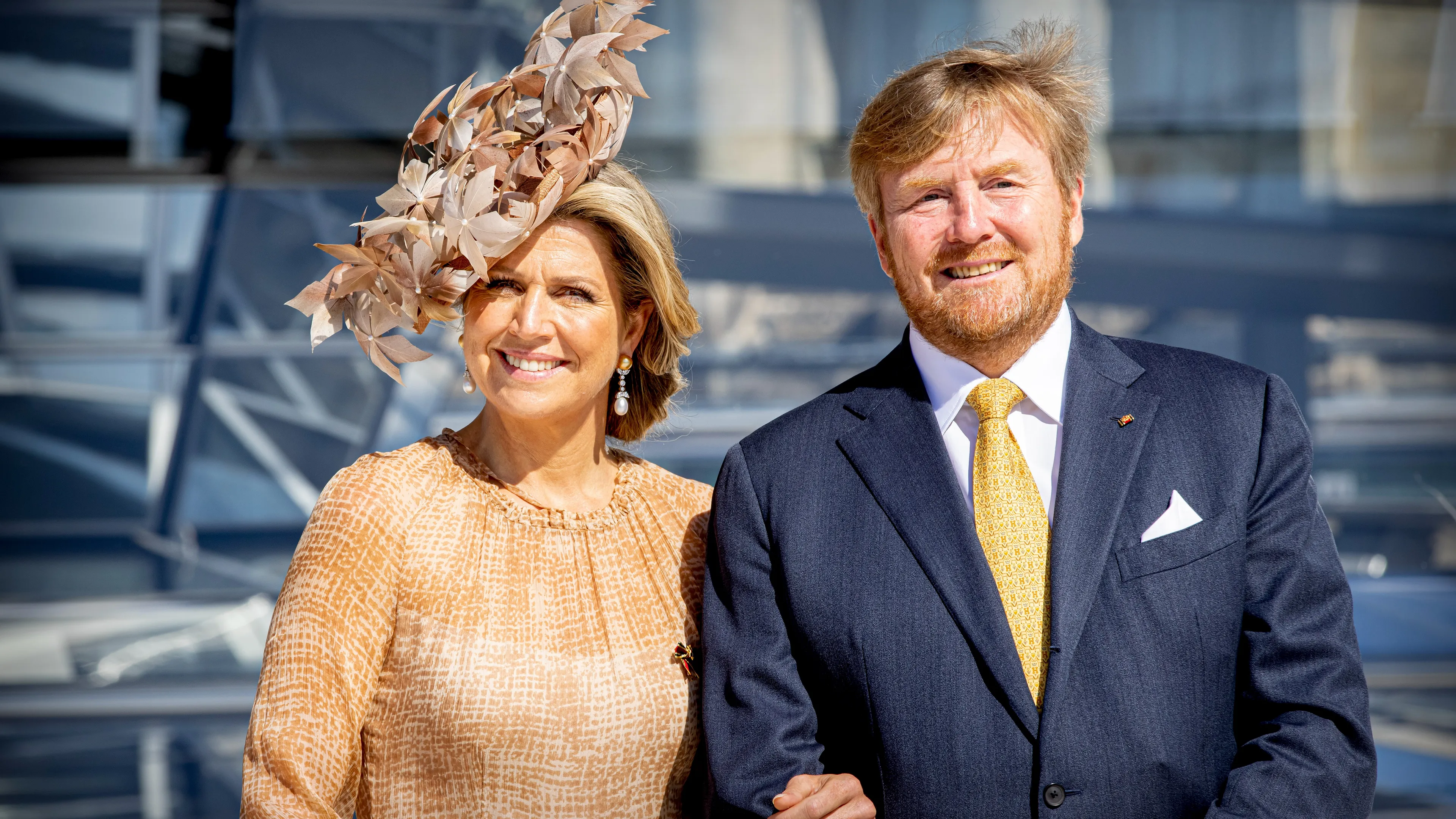 Koningin Máxima hergebruikt oude jurk en hoed op 2e dag staatsbezoek