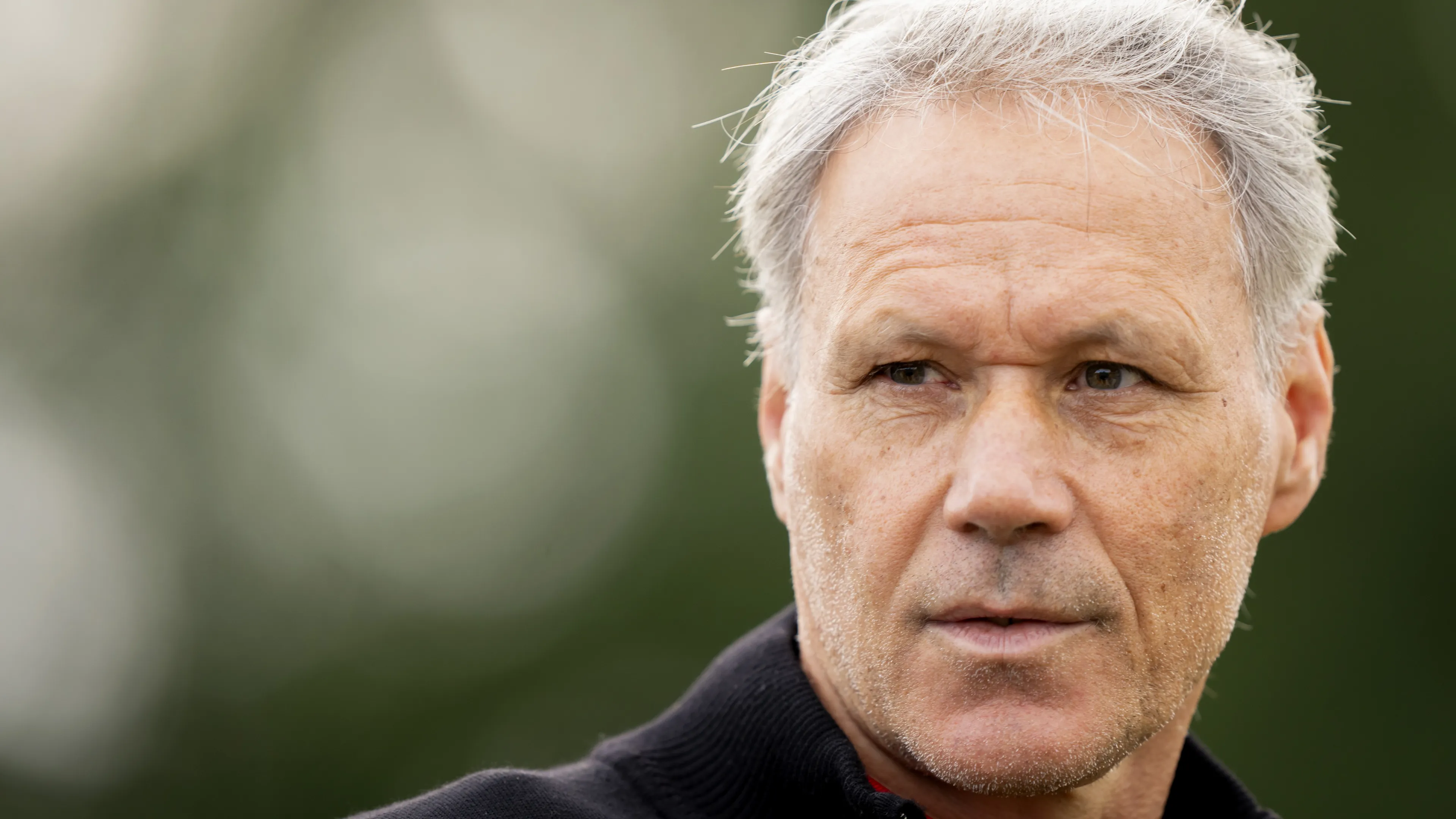 Verdachte stalking Marco van Basten krijgt psychiatrische zorg, voorarrest opgeschort