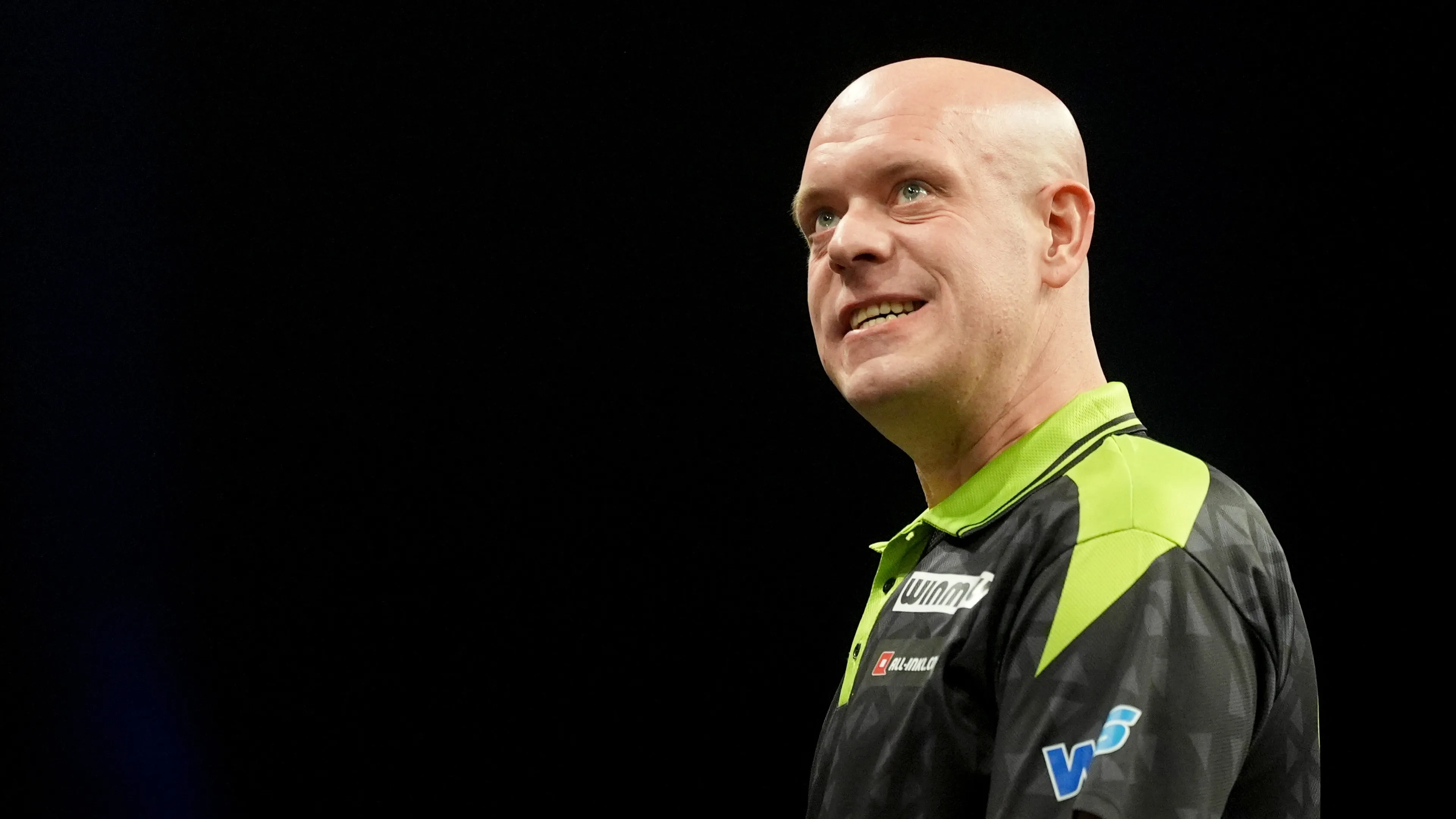 Michael van Gerwen na kritiek op uitgaan: 'Interesseert me echt geen ene reet'