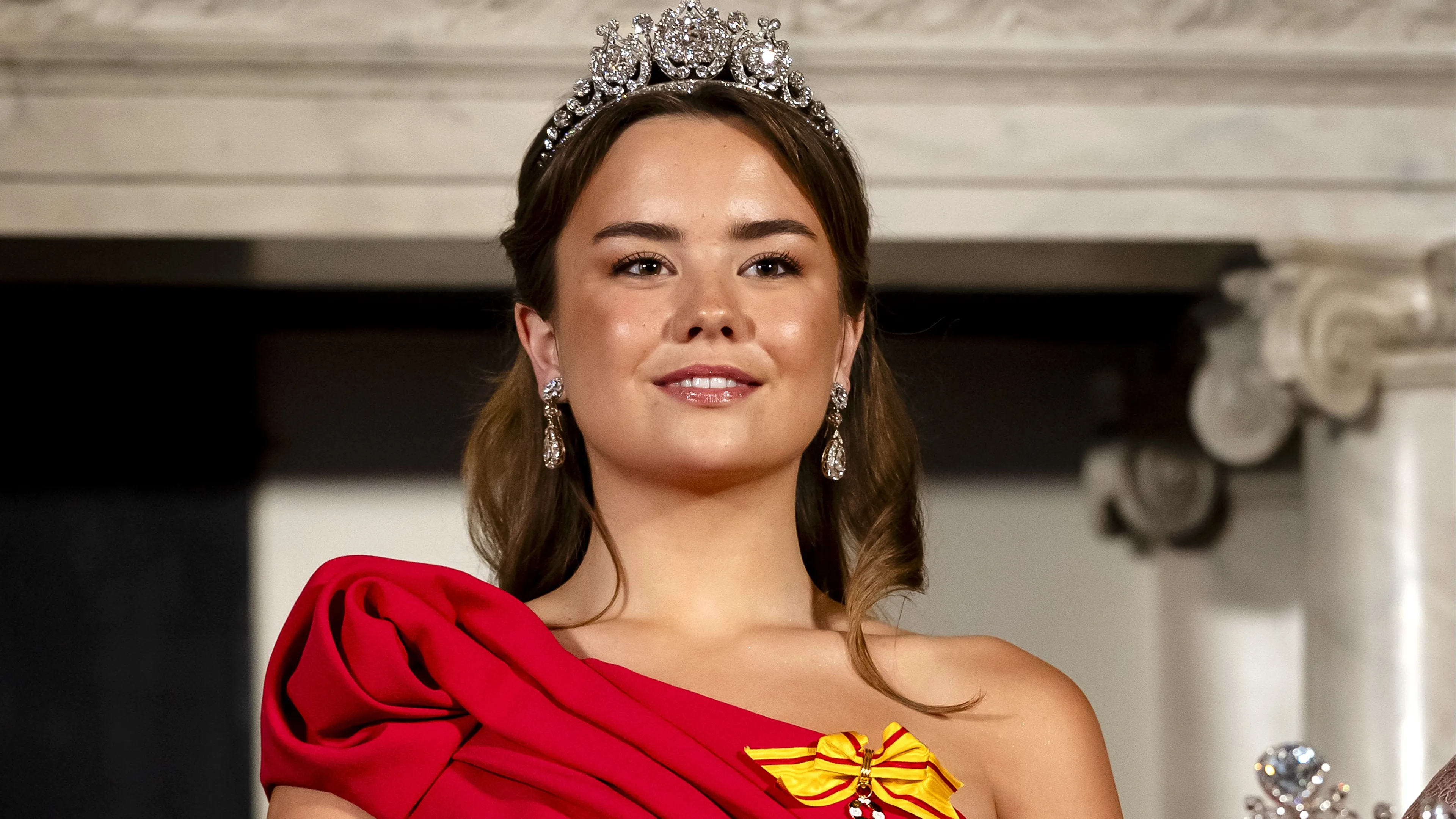 19-jarige prinses Ariane steelt de show tijdens eerste staatsbanket