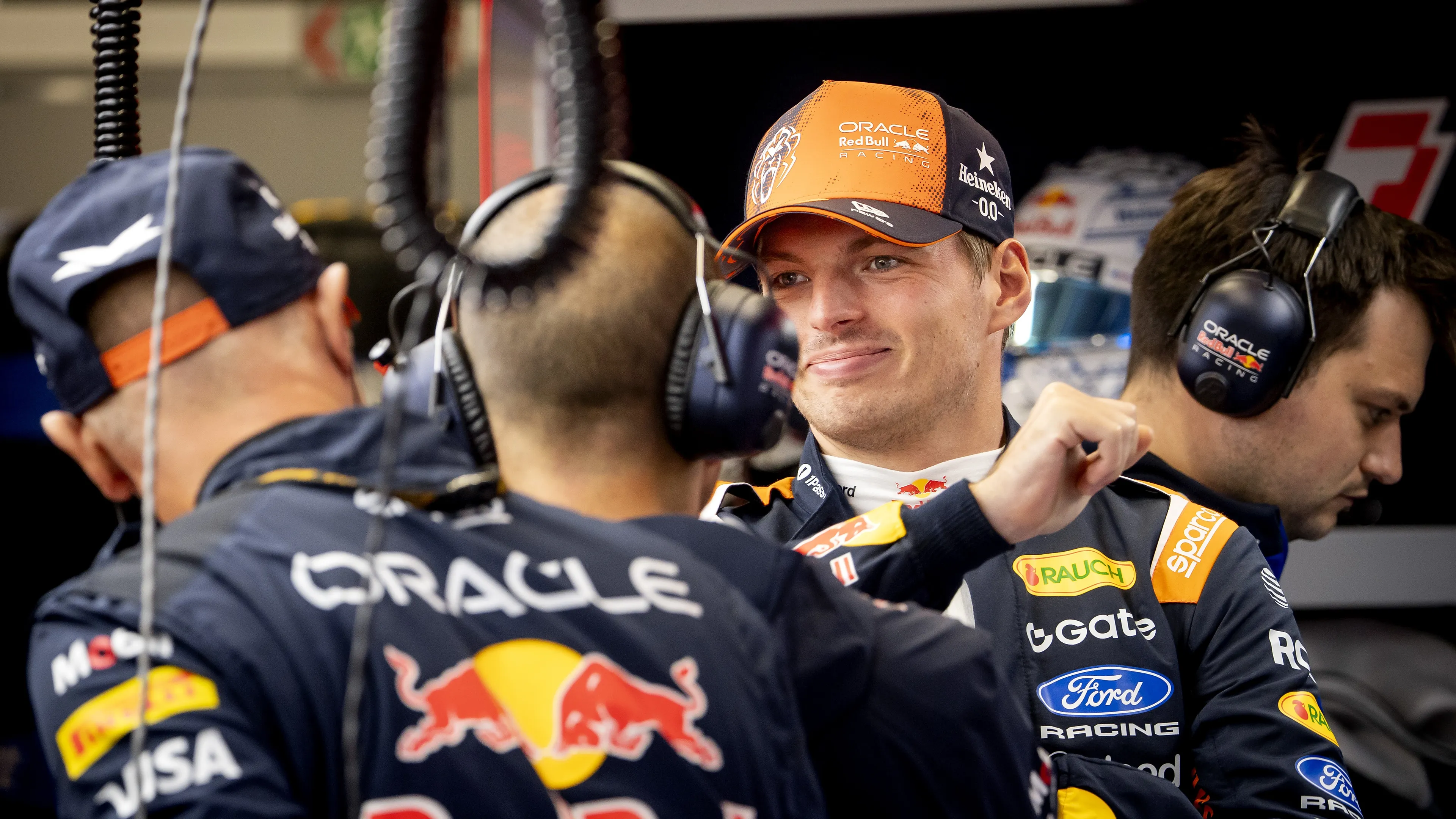Max Verstappen crasht en valt uit in laatste Dutch Grand Prix