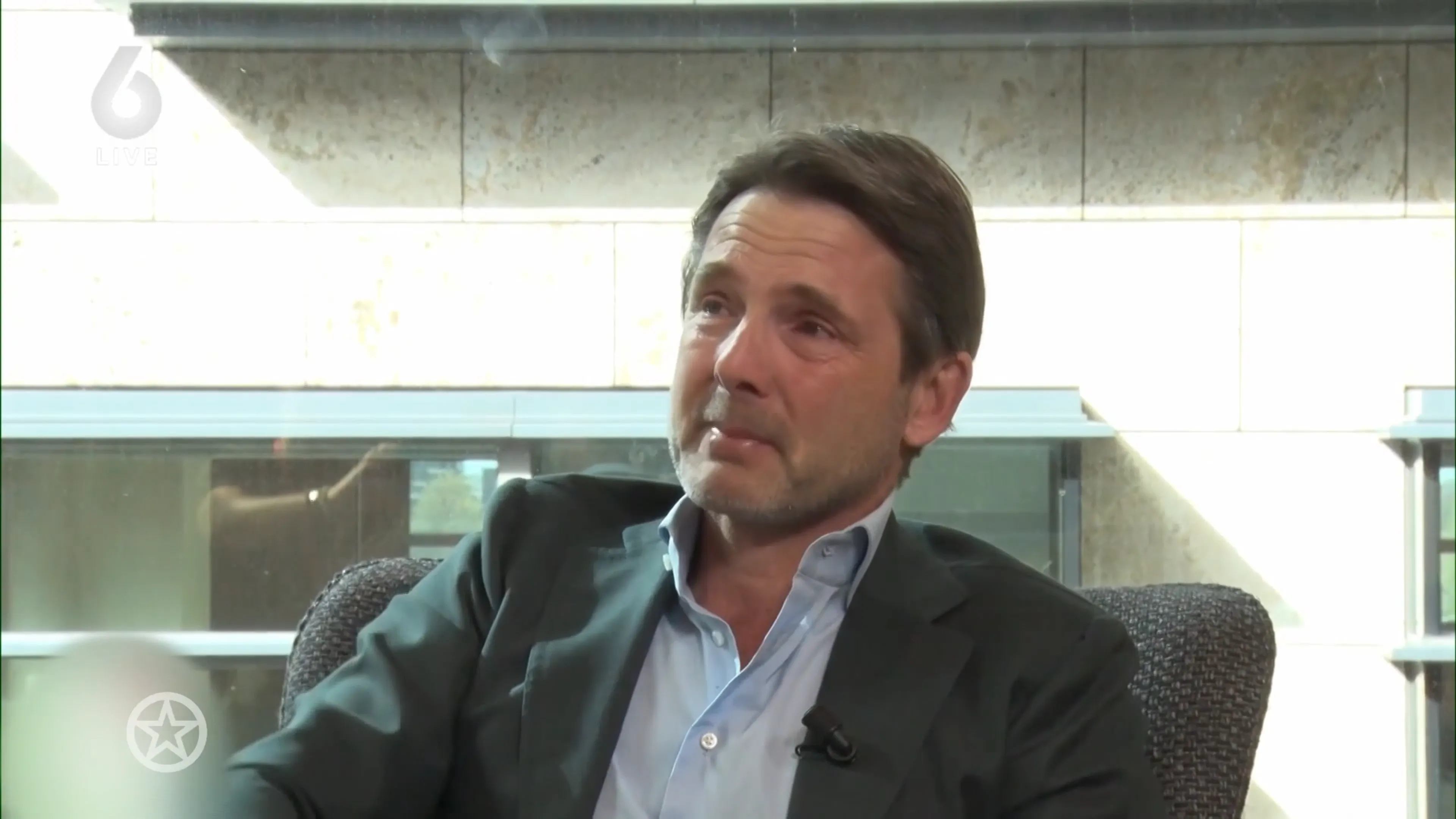 Prins Maurits in tranen in tv-interview