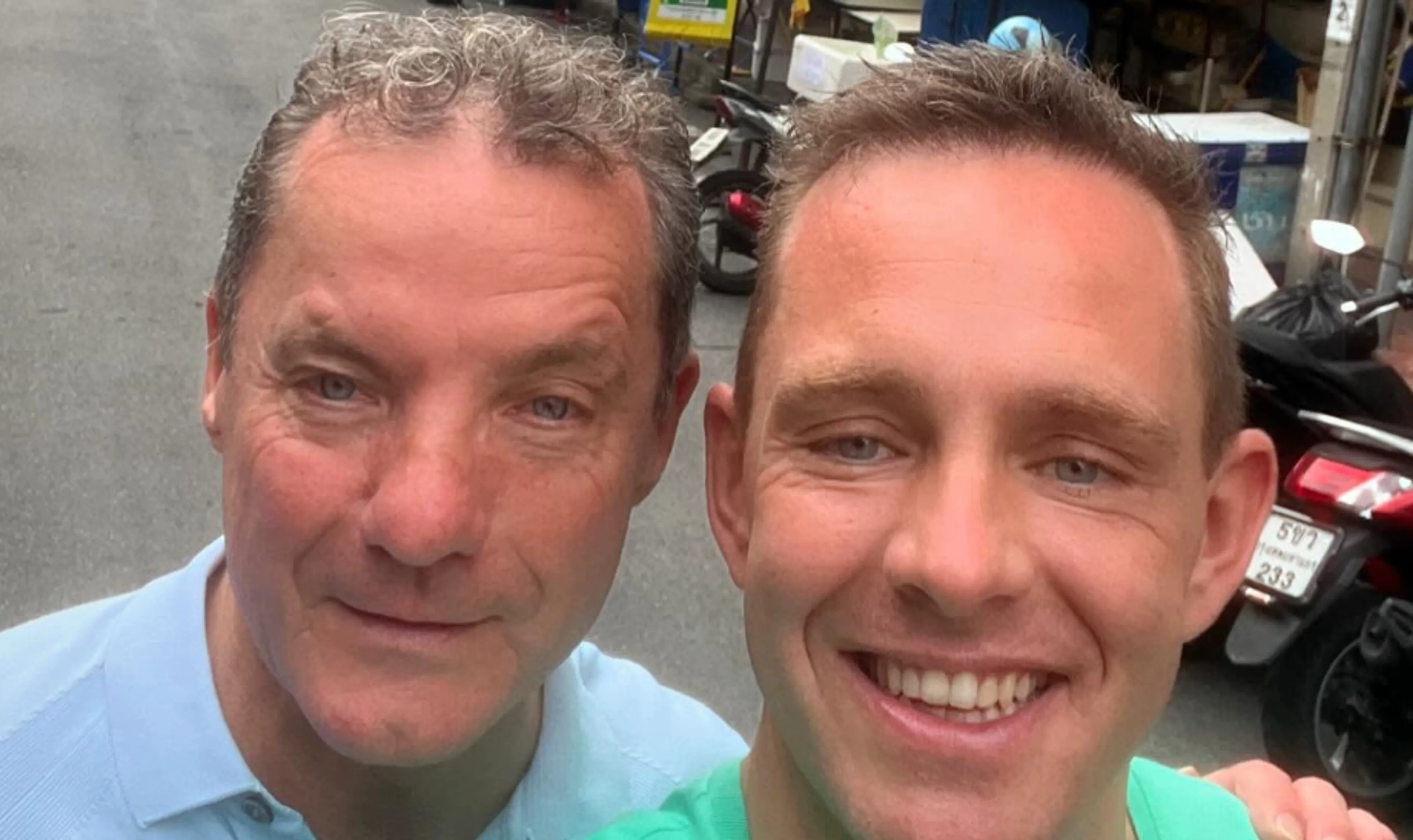 John en Kees de Bever vertellen eerlijk waarom ze niet op tv kussen
