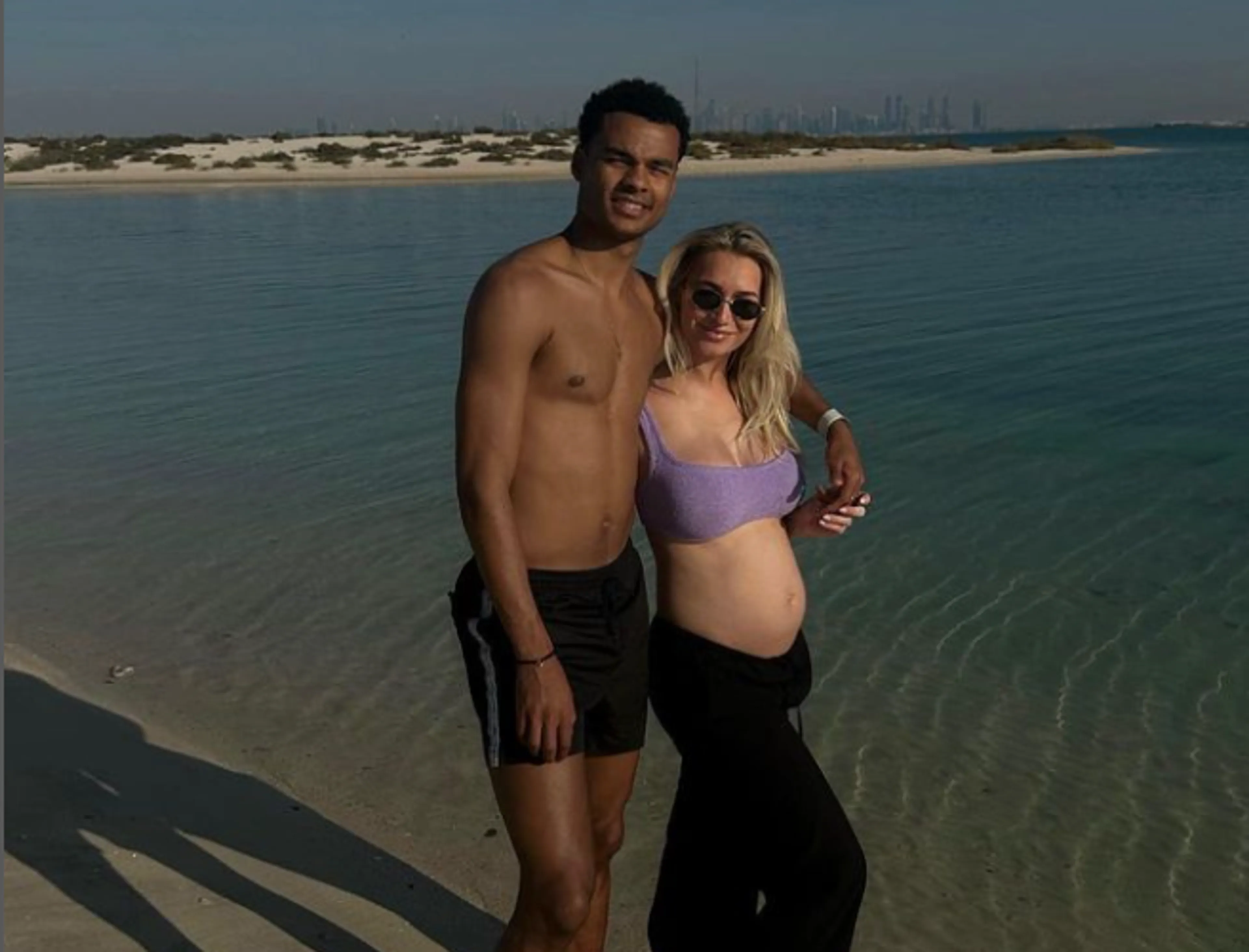 Voetballer Cody Gakpo onthult geslacht van kindje