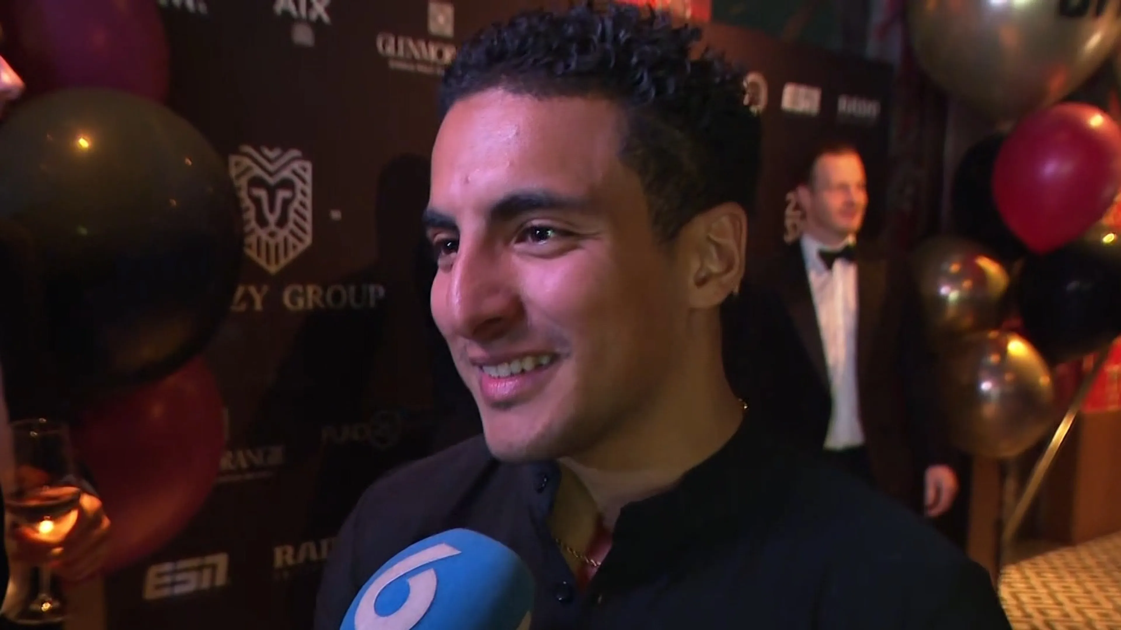Boer Ayoub en verloofde 'sparren' over bruiloftsfeest