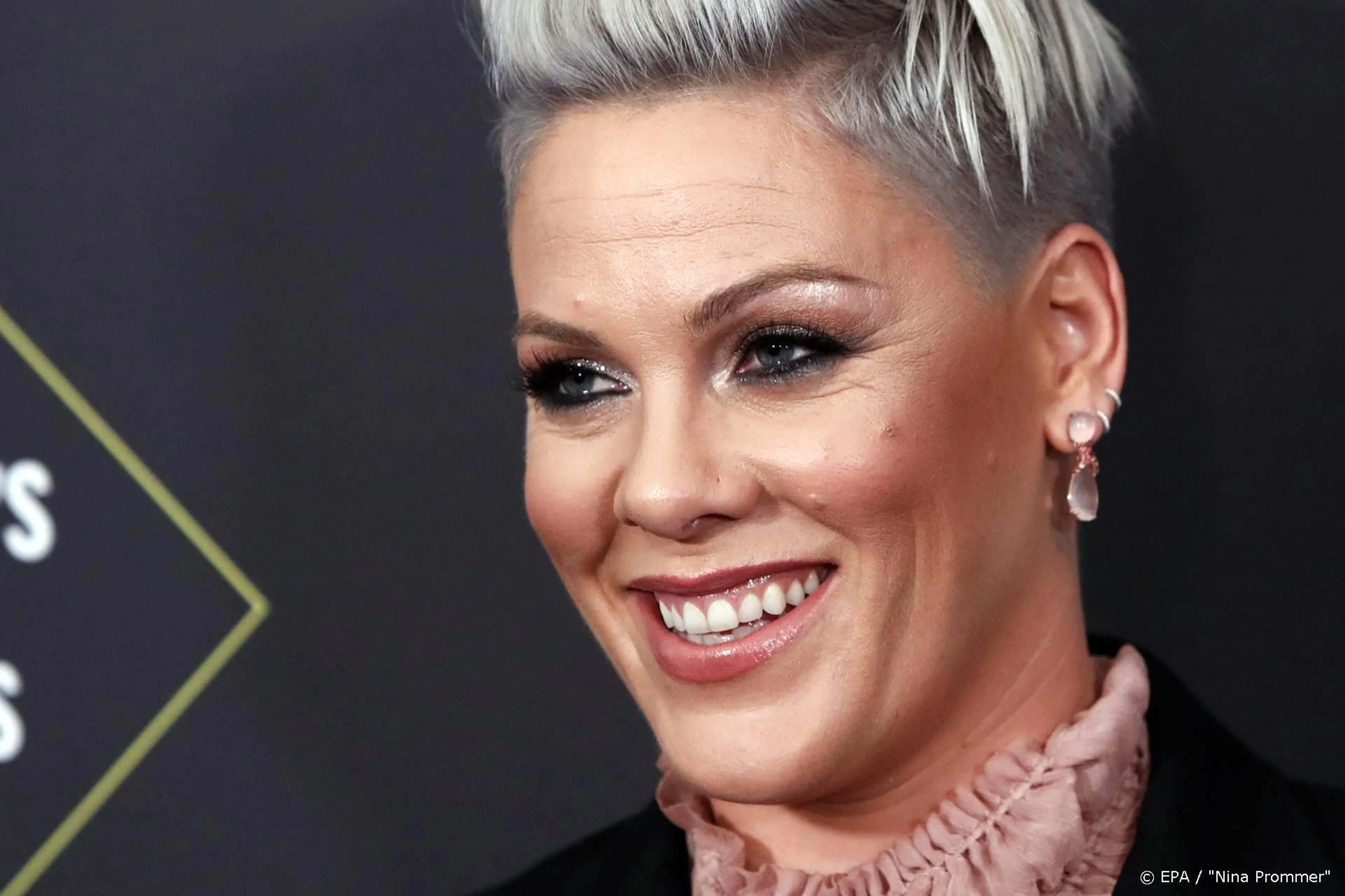 Pink ruziet op social media over steun aan Black Lives Matter