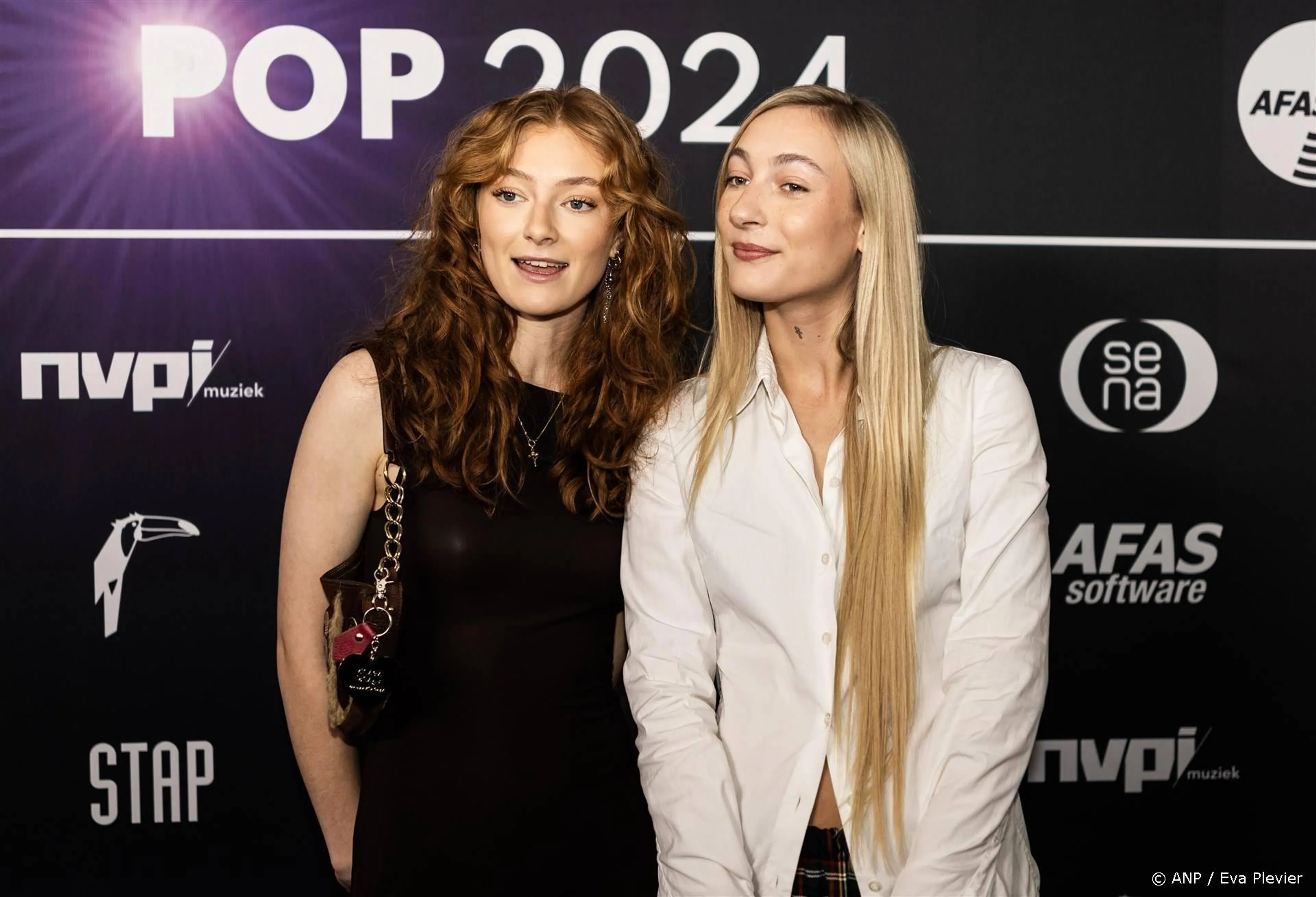 S10 en Froukje verrassen publiek op Down The Rabbit Hole