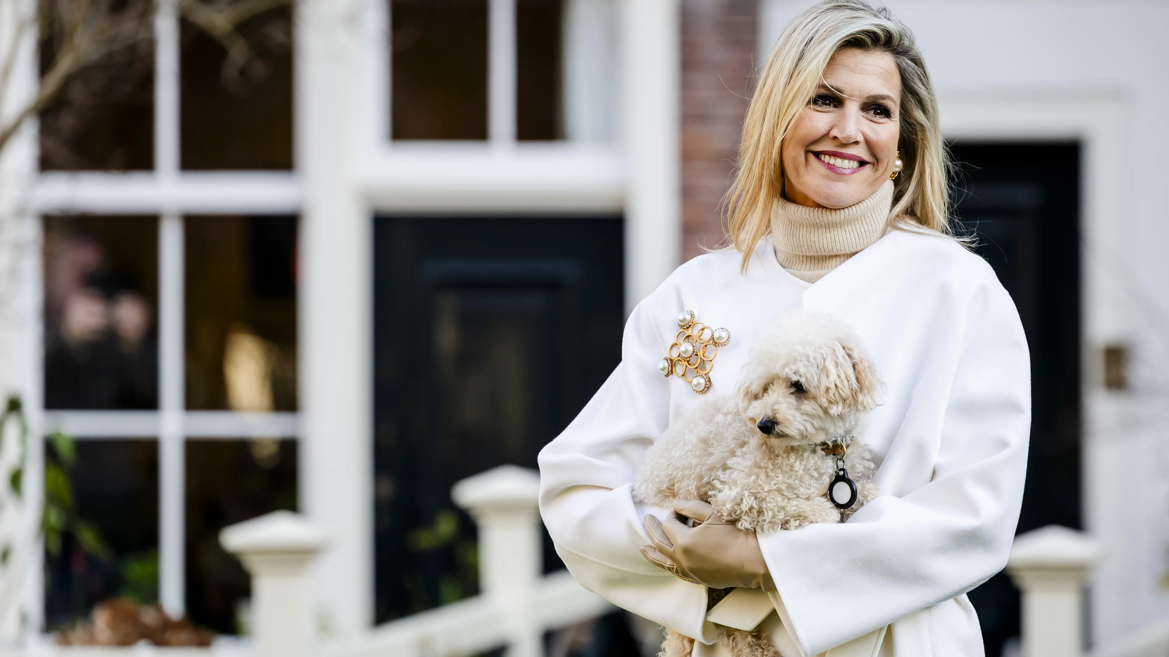 Koningin Máxima met hondje Mambo in opspraak