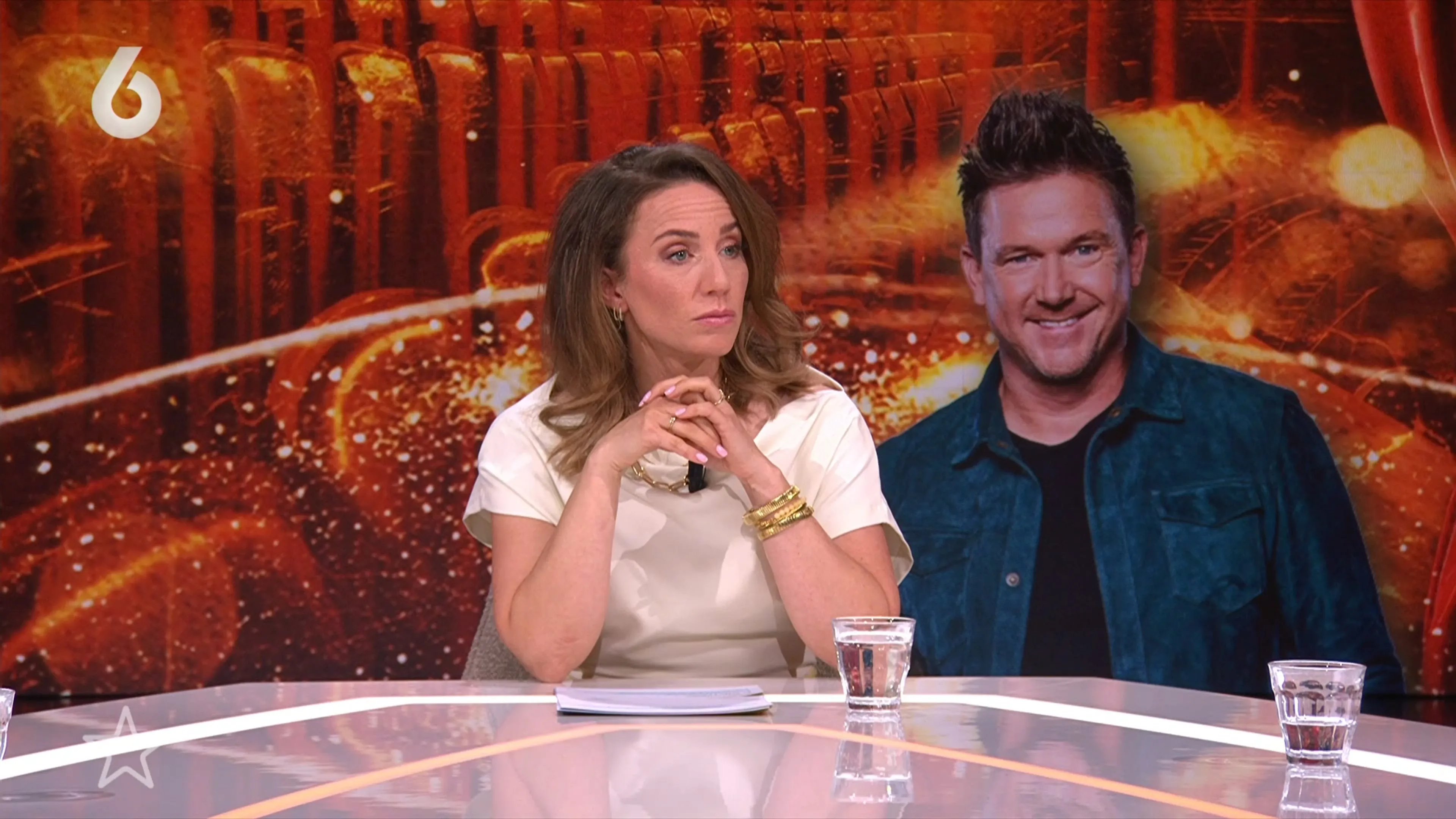 Tafelgesprek over nieuwe theatershow Johnny de Mol en presentatieklus Oranjezomer