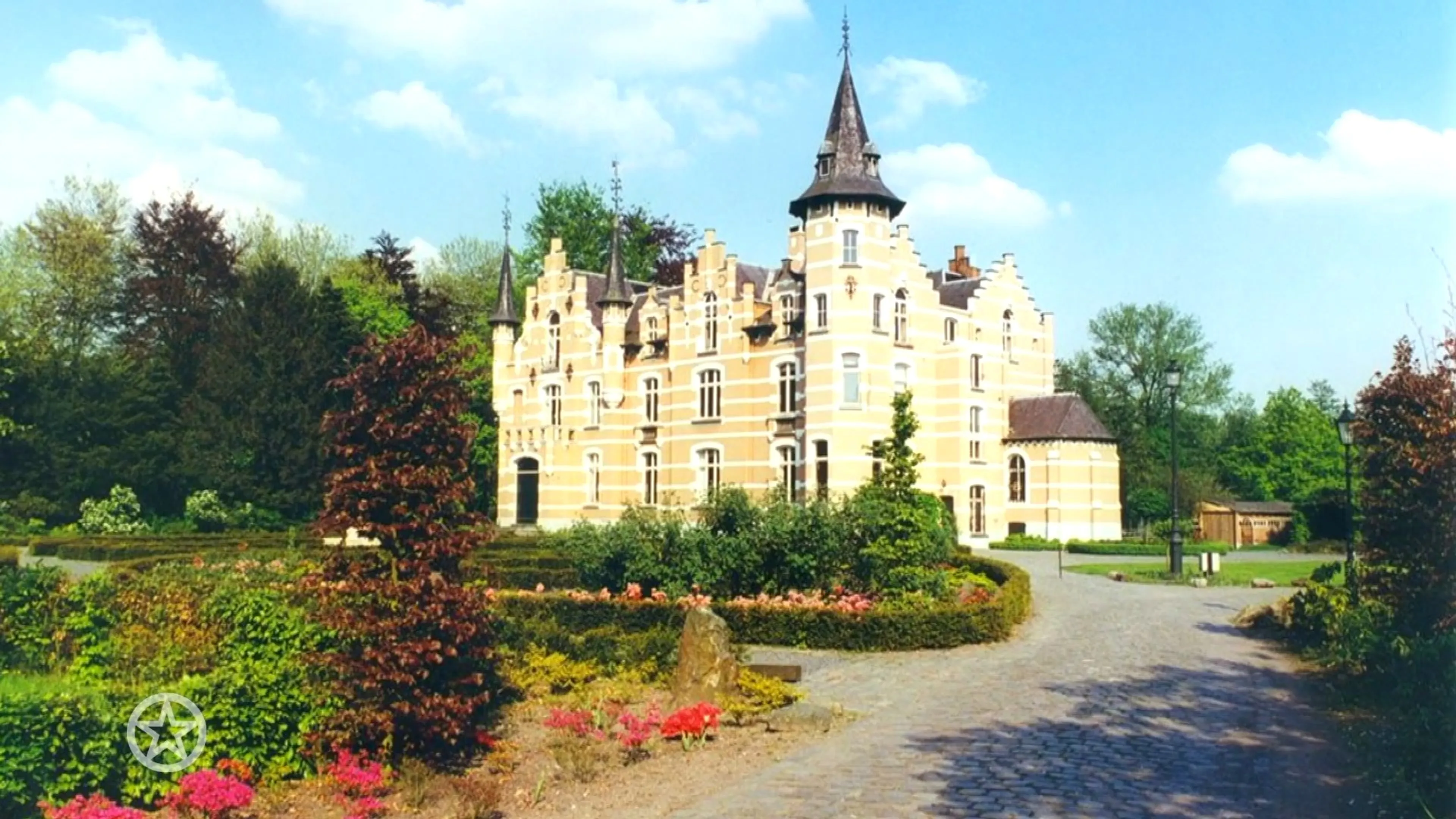 Gigantisch kasteel voor Peter Gillis