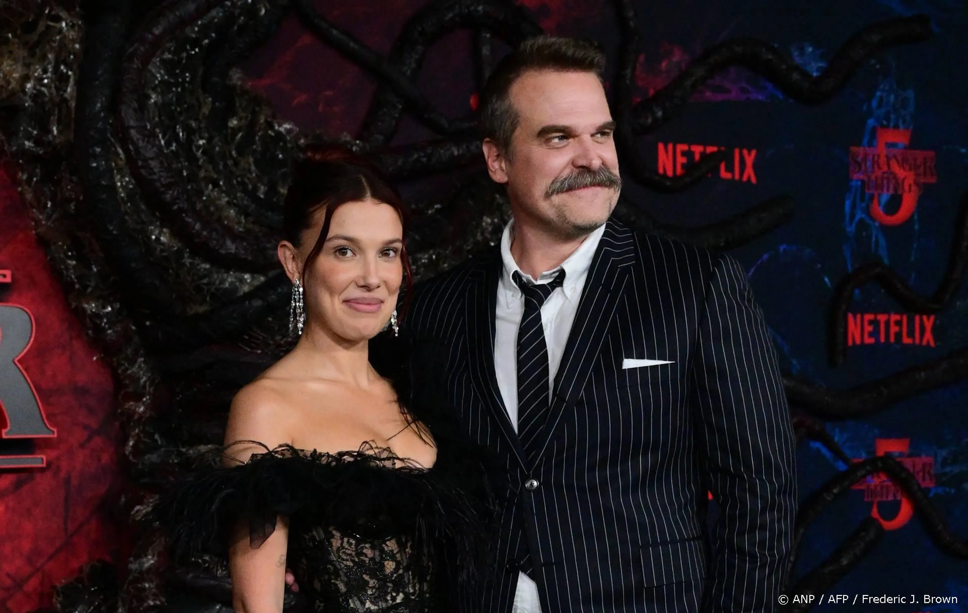 David Harbour bevestigt pesterijen Millie Bobby Brown