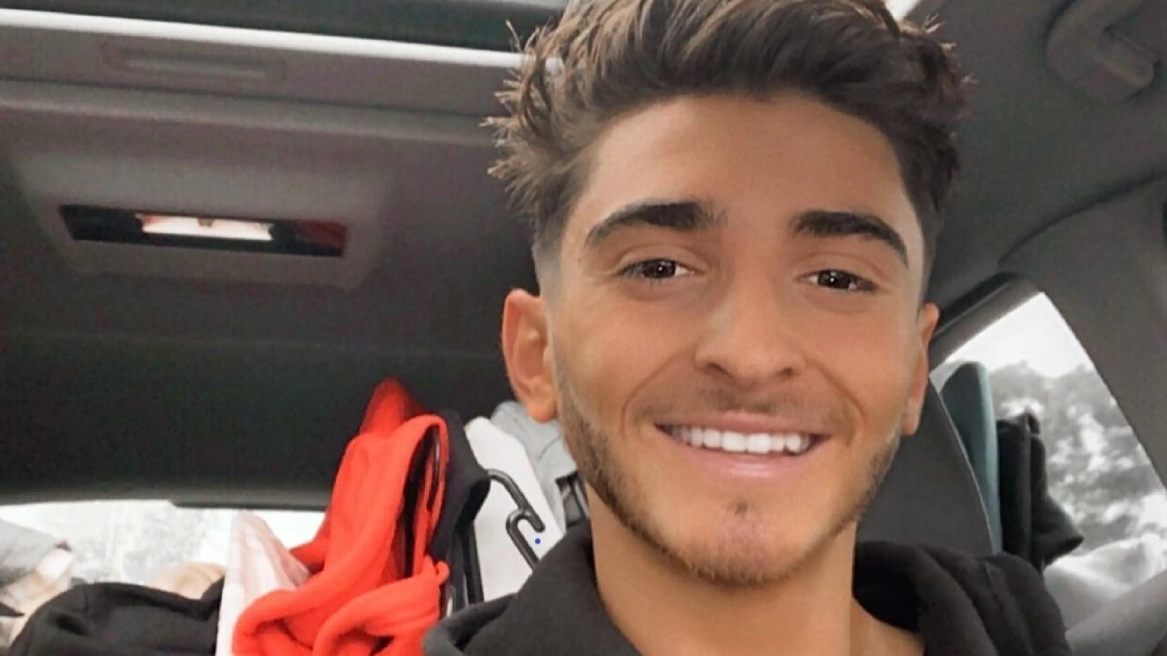 ZIEN: Deze bekende profvoetballer komt uit de kast als homo