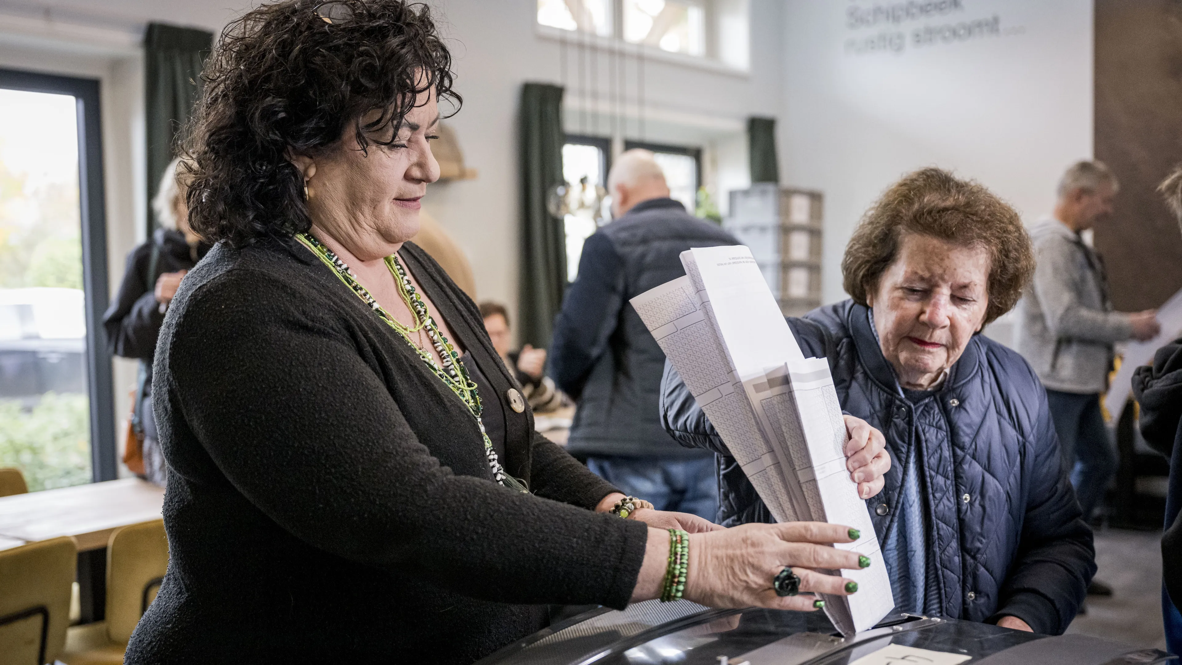 Caroline van der Plas deelt verdrietig nieuws over moeder: 'Zware hersenbloeding'