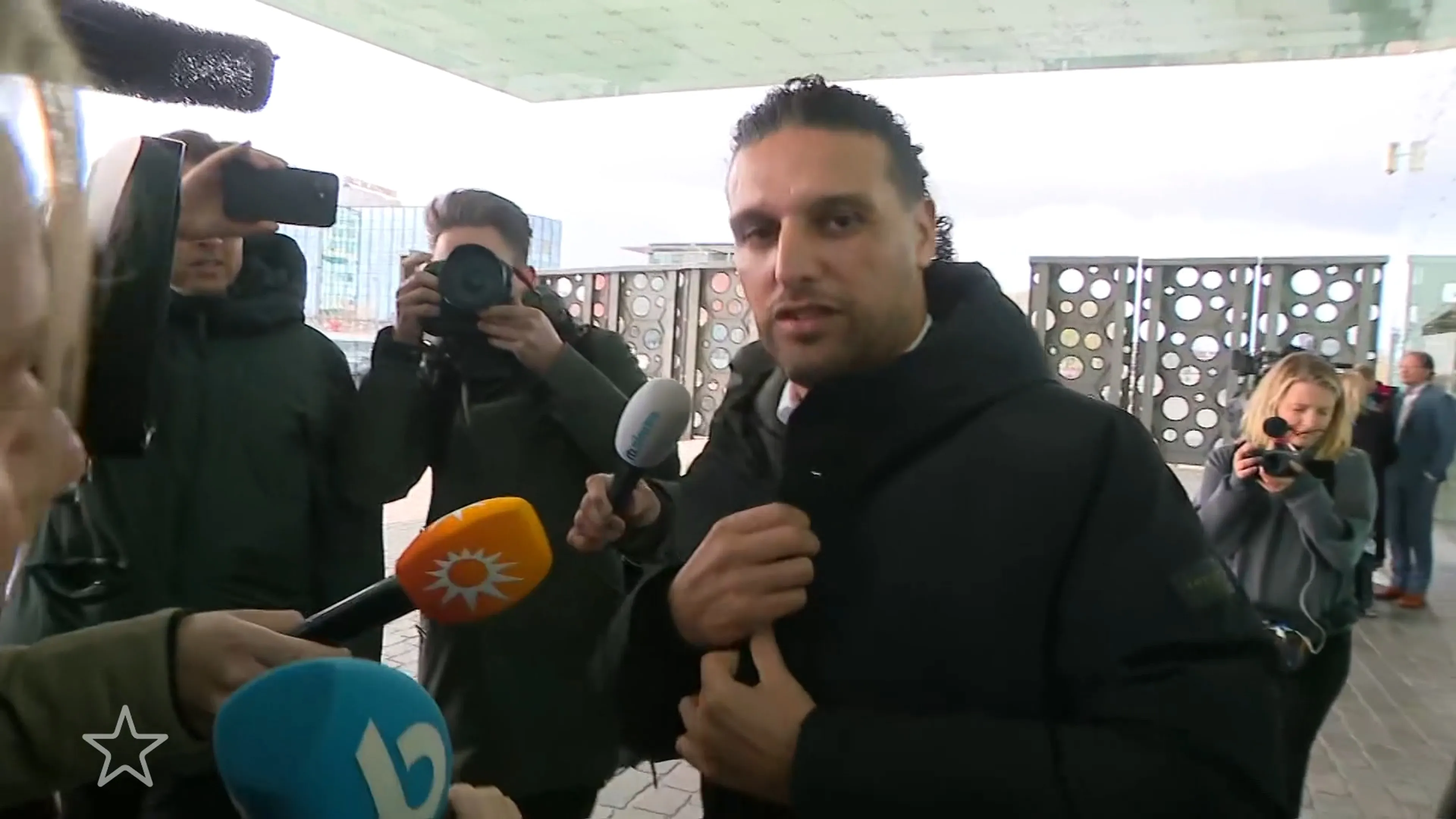 Ali B tegen de pers: 'Ik ga geen vragen beantwoorden'