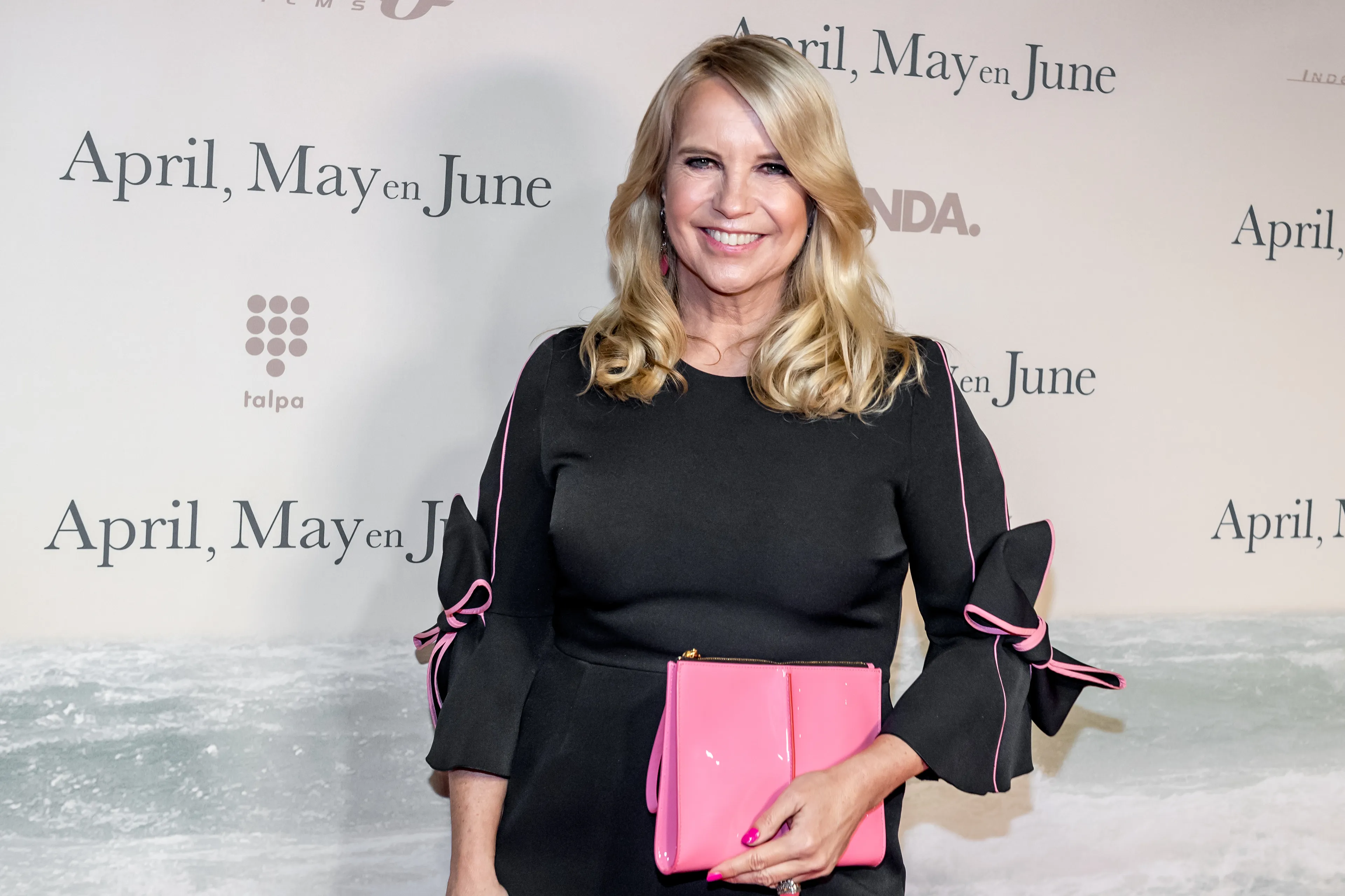 Linda de Mol in bikini op cover nieuwe LINDA.