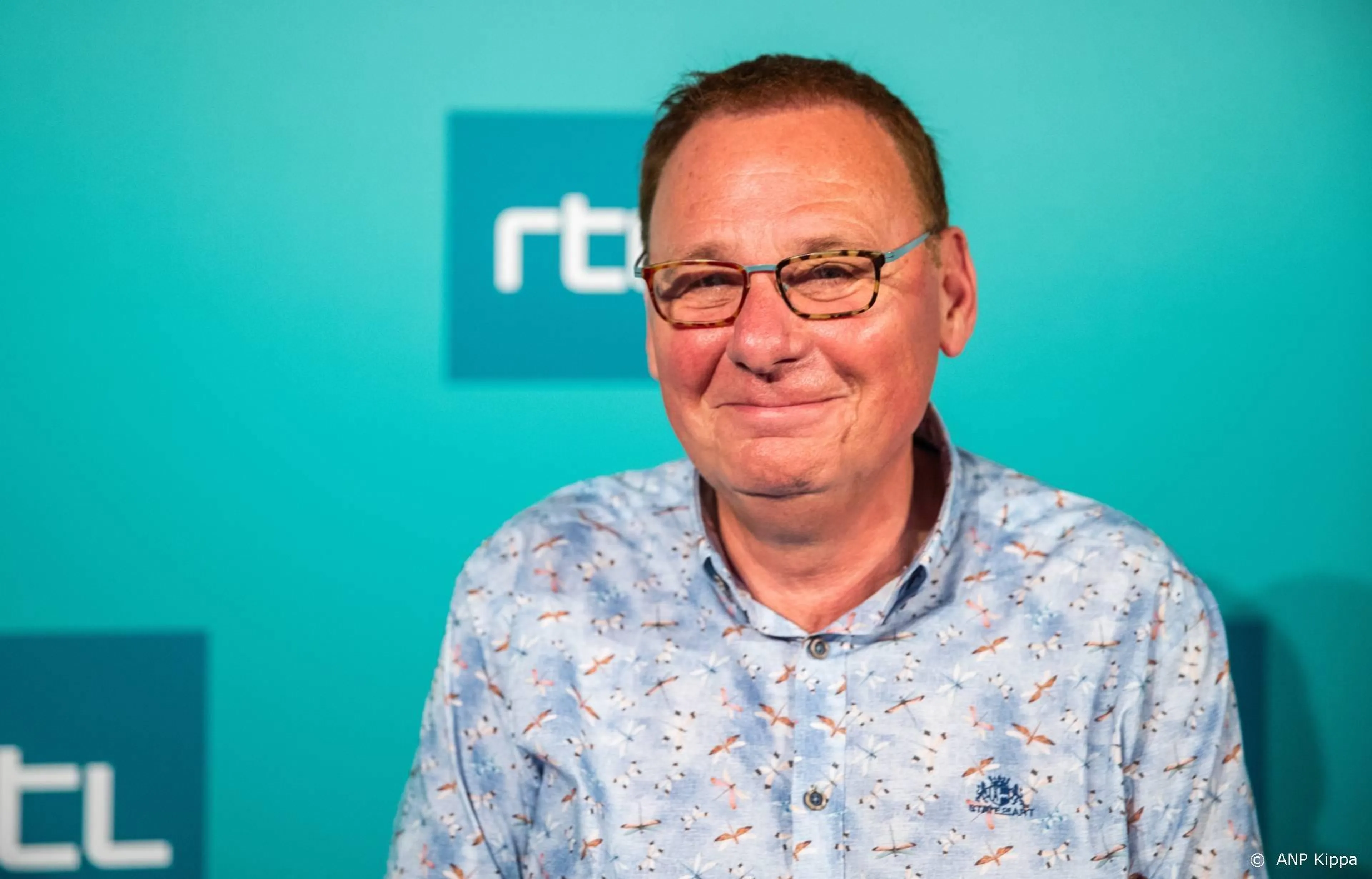 Jan de Hoop presenteert ontbijtnieuws vanuit 'vrieskist'