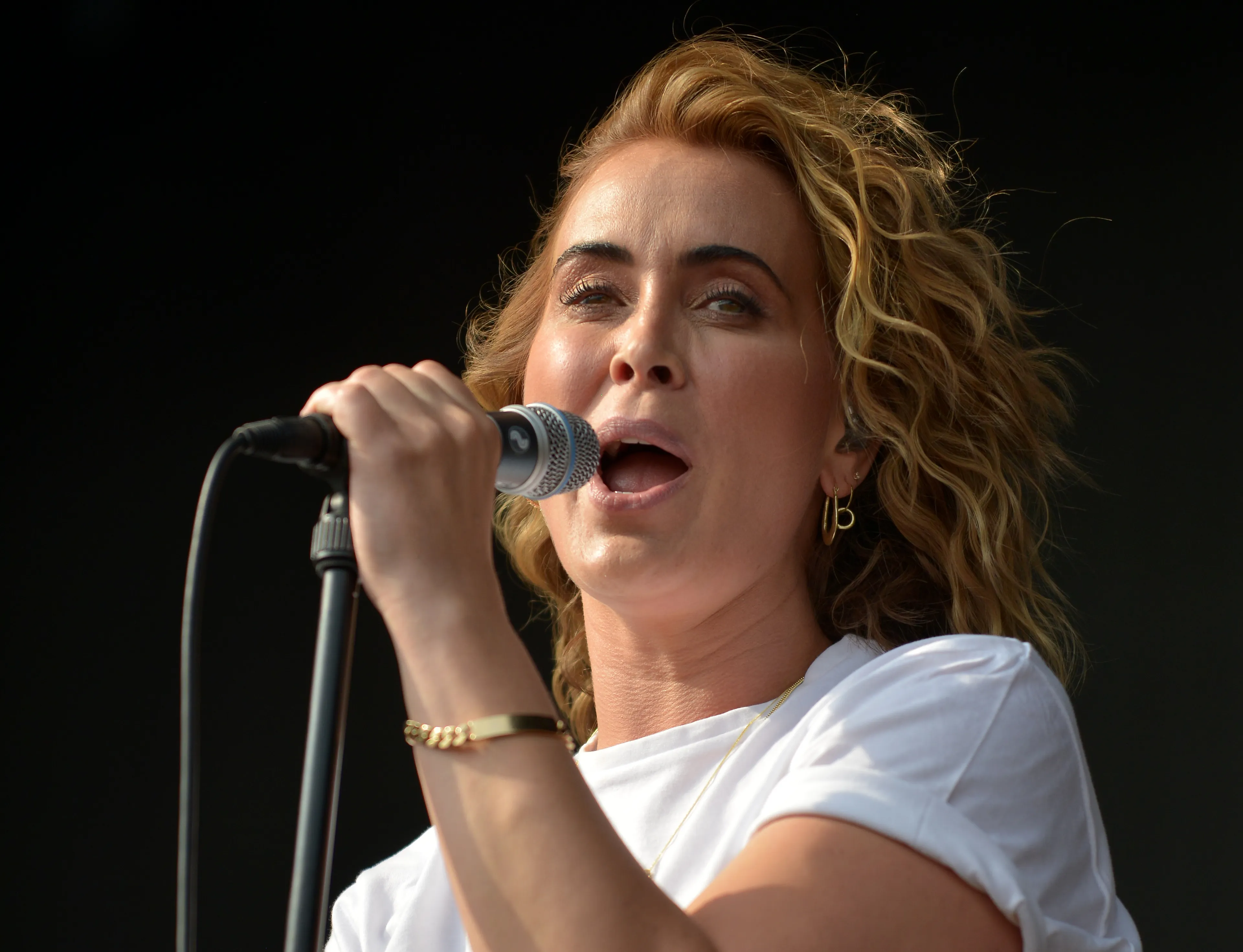 Gestrande Anouk wil geen hulp van fans