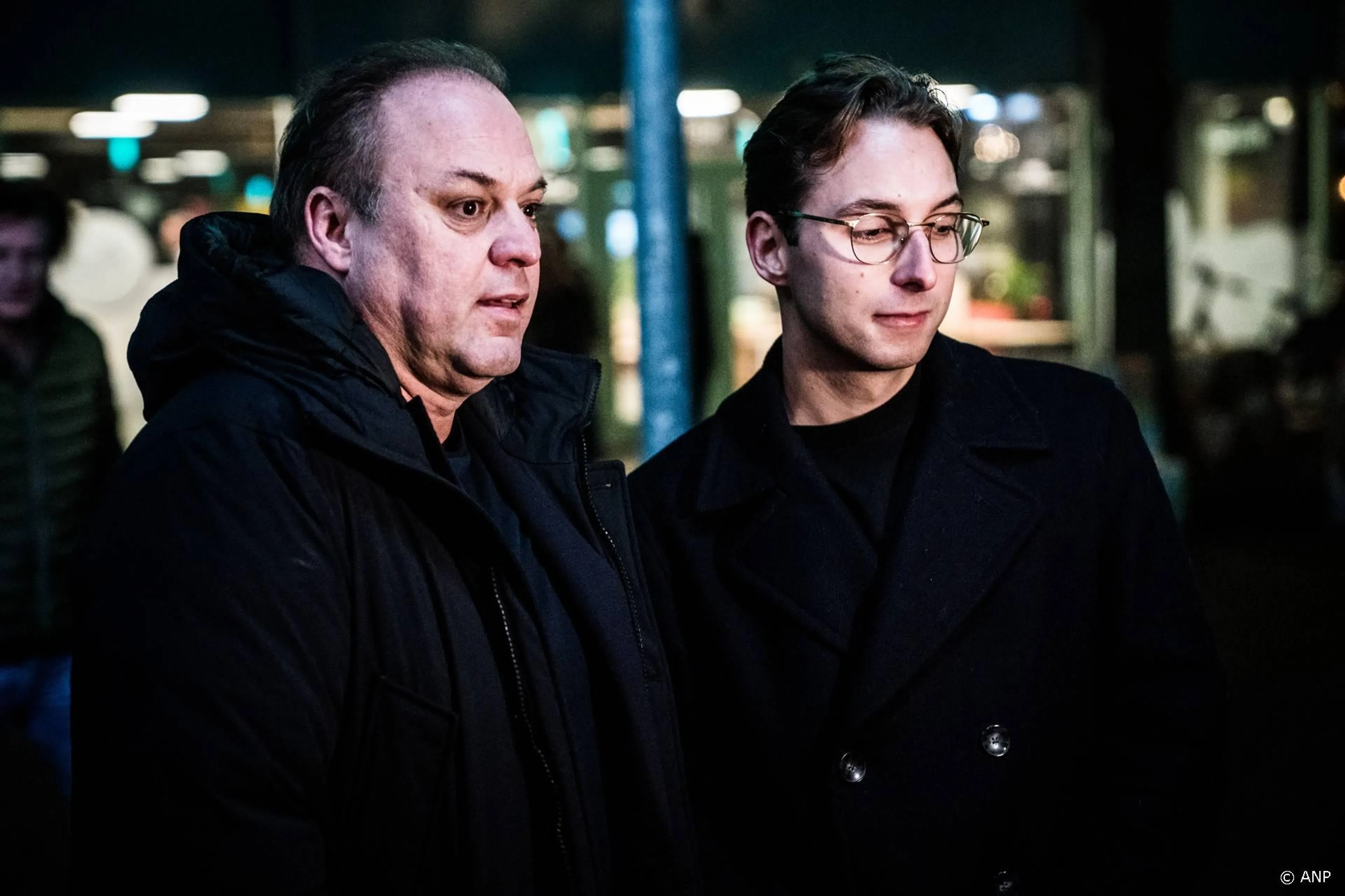Frans en Christiaan Bauer zichtbaar aangeslagen bij afscheid René Karst