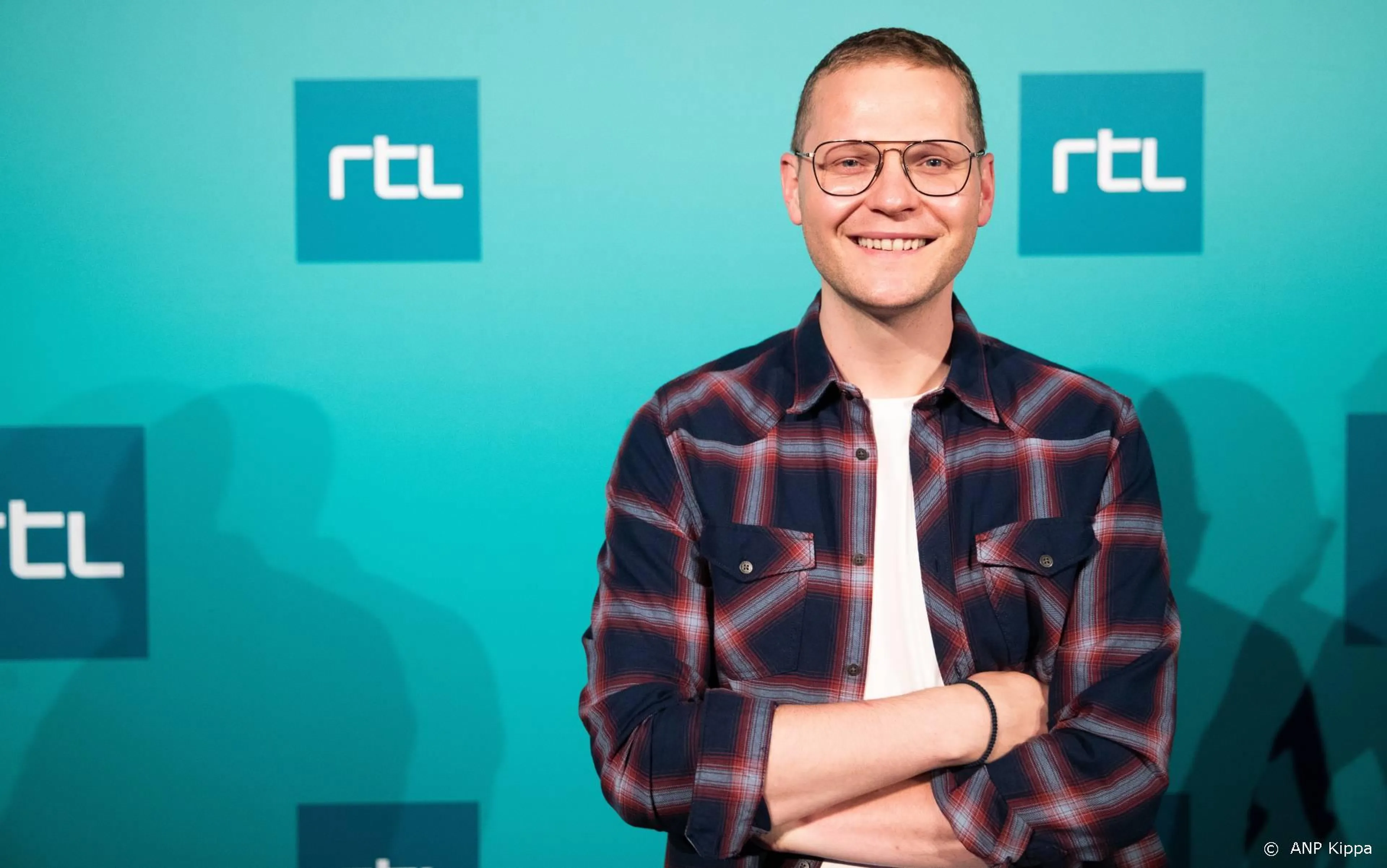 Luuk Ikink voortaan zonder bril op televisie
