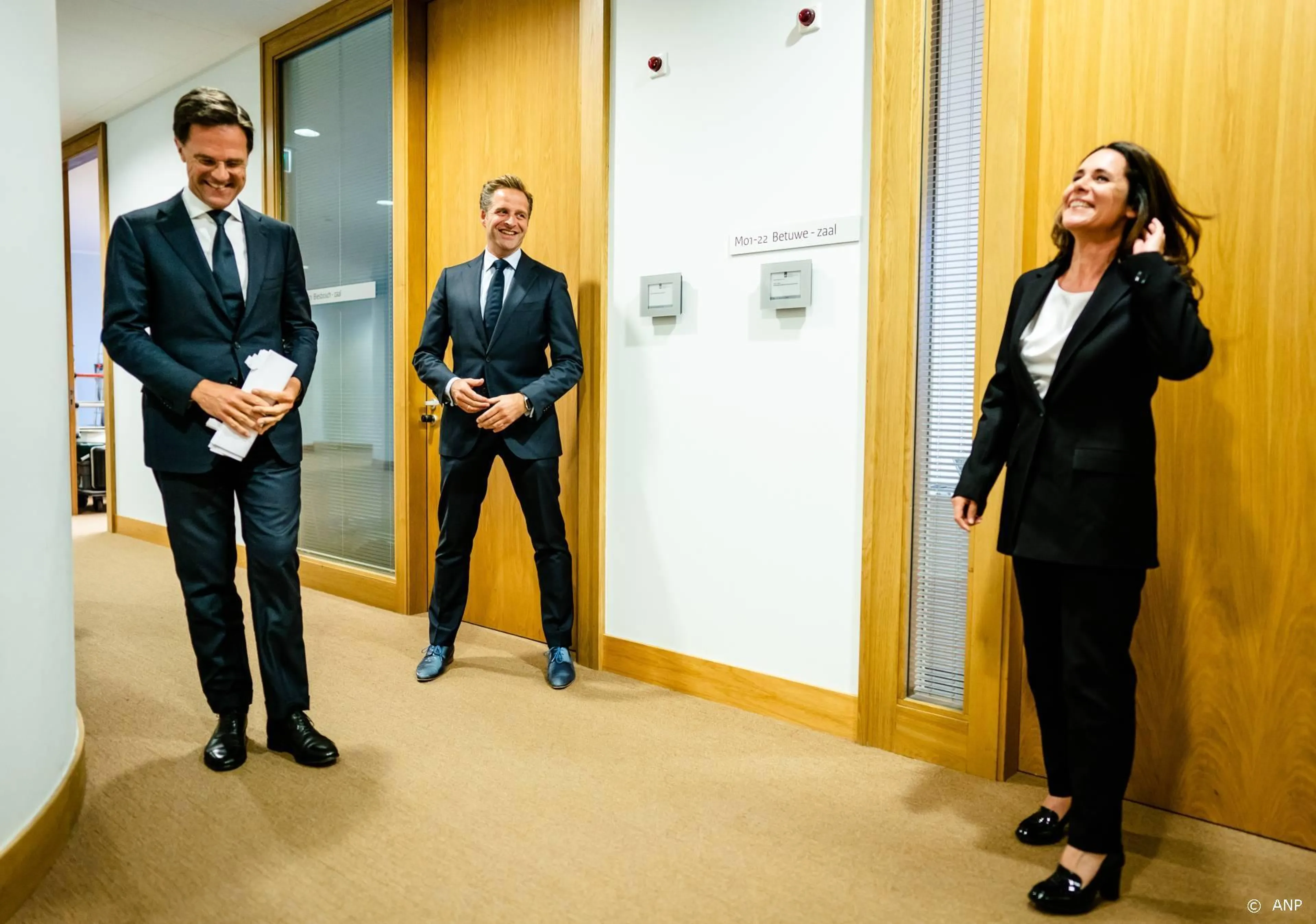 Opnieuw veel minder kijkers voor coronapersconferentie