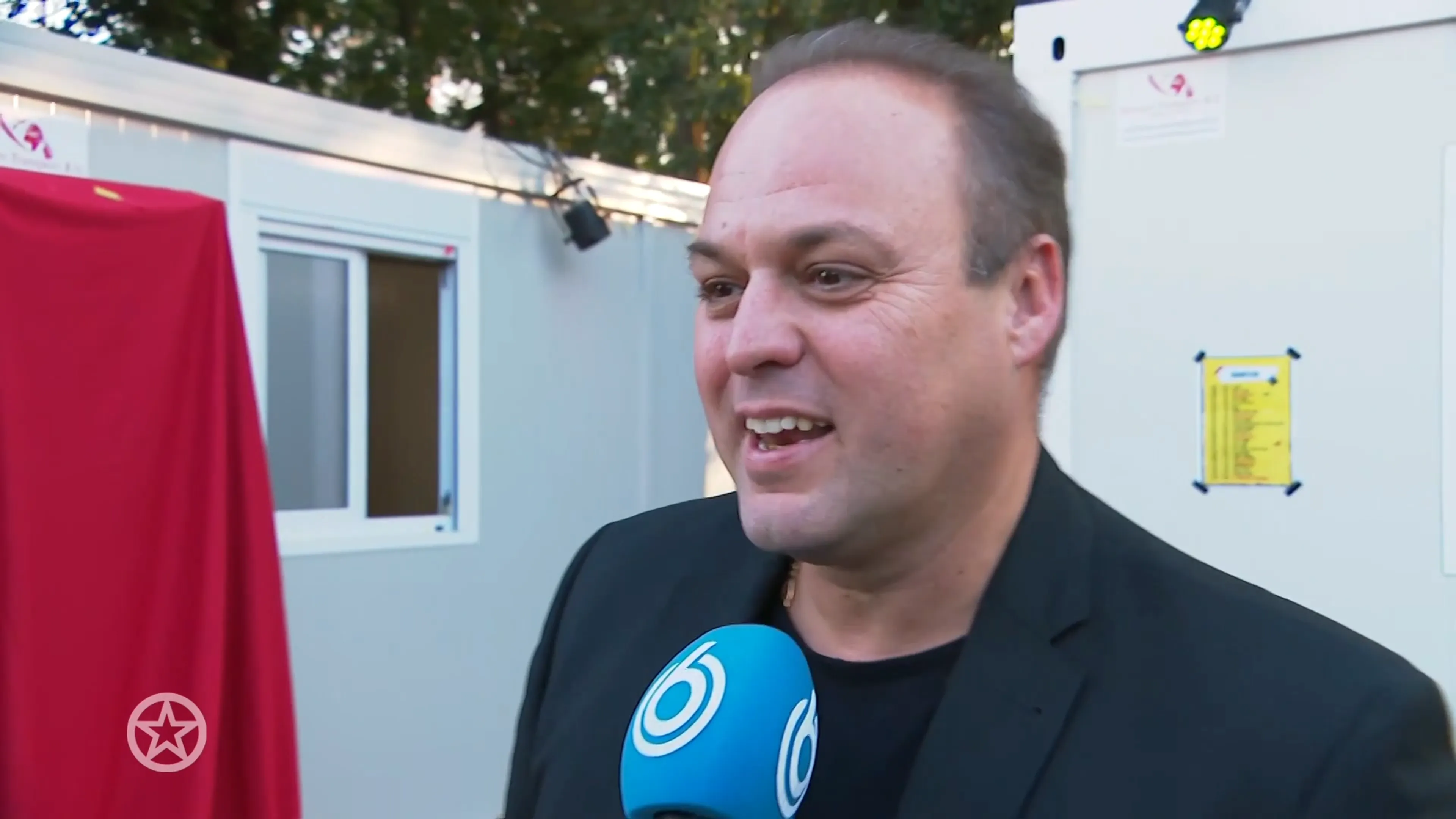 Frans Bauer krijgt deze bekende 'buurman'
