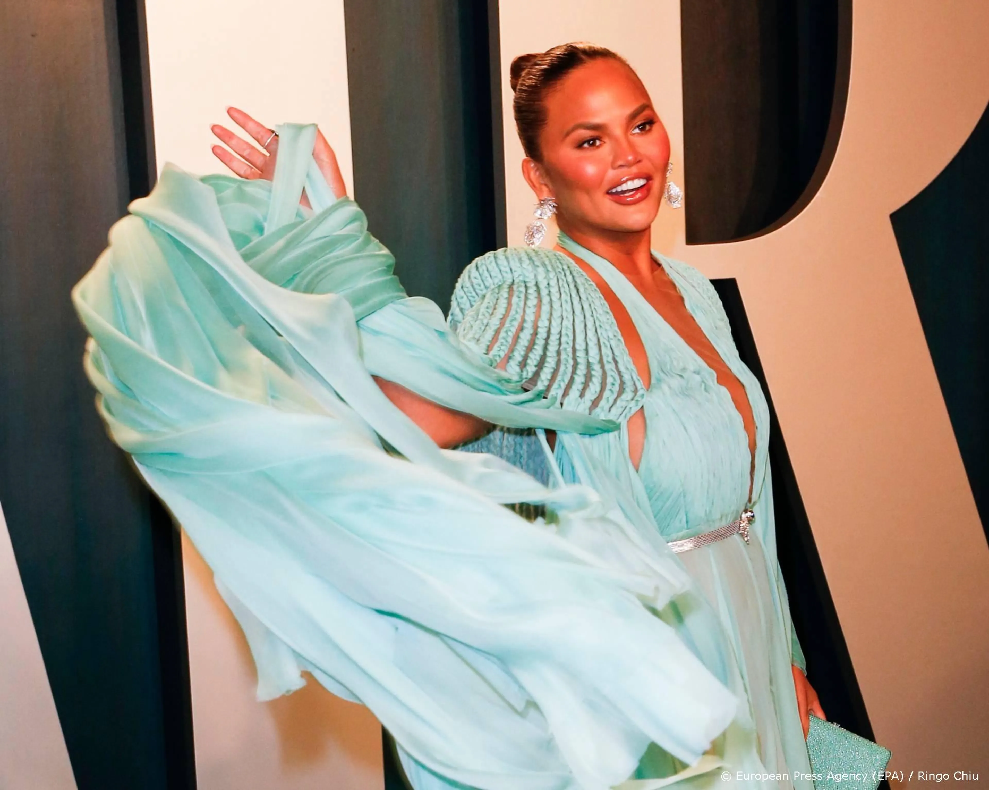 Chrissy Teigen trots op nieuwe Twitter-volger: Joe Biden
