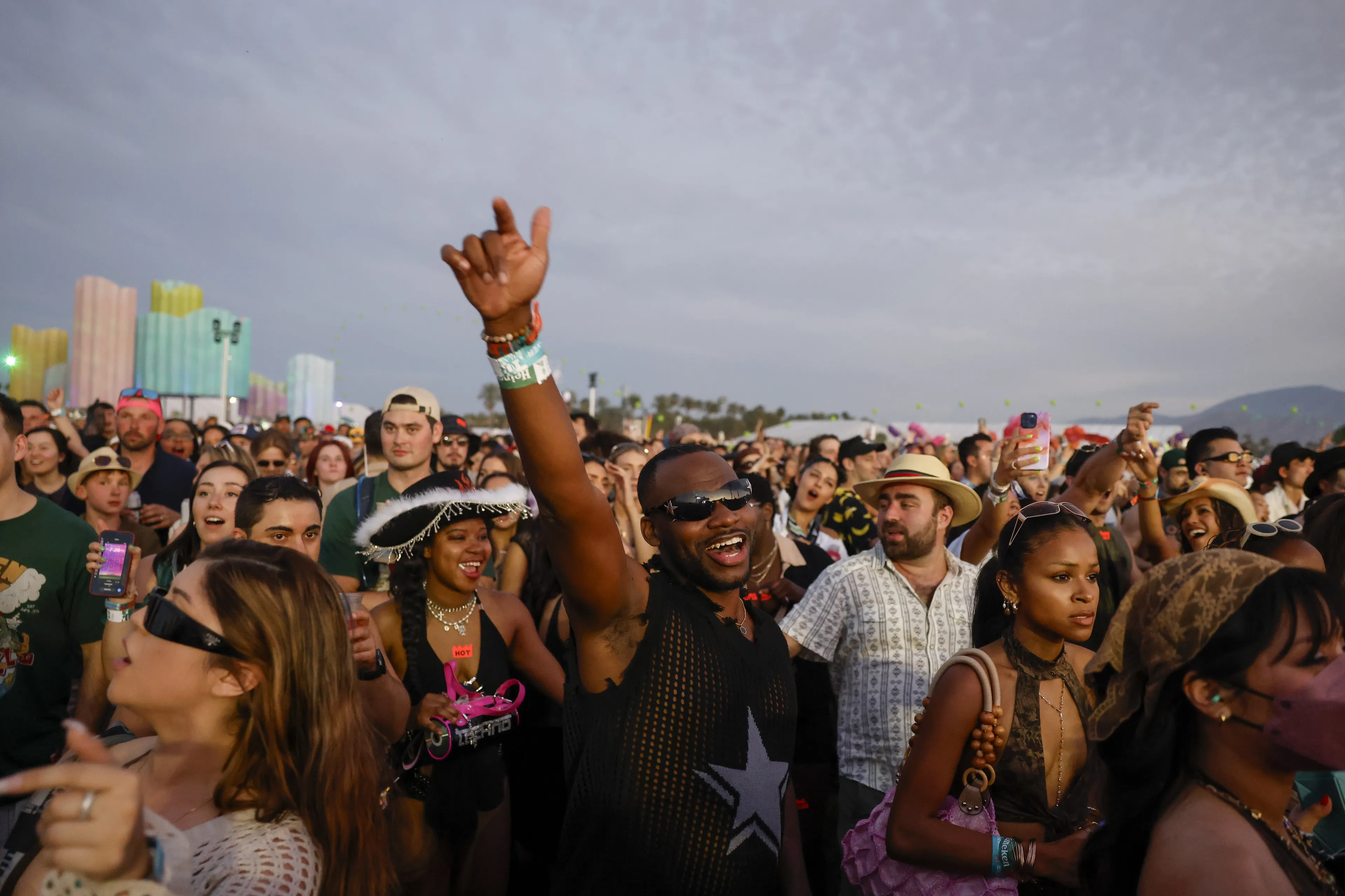 Verrassingsgast tijdens spectaculair optreden op Coachella