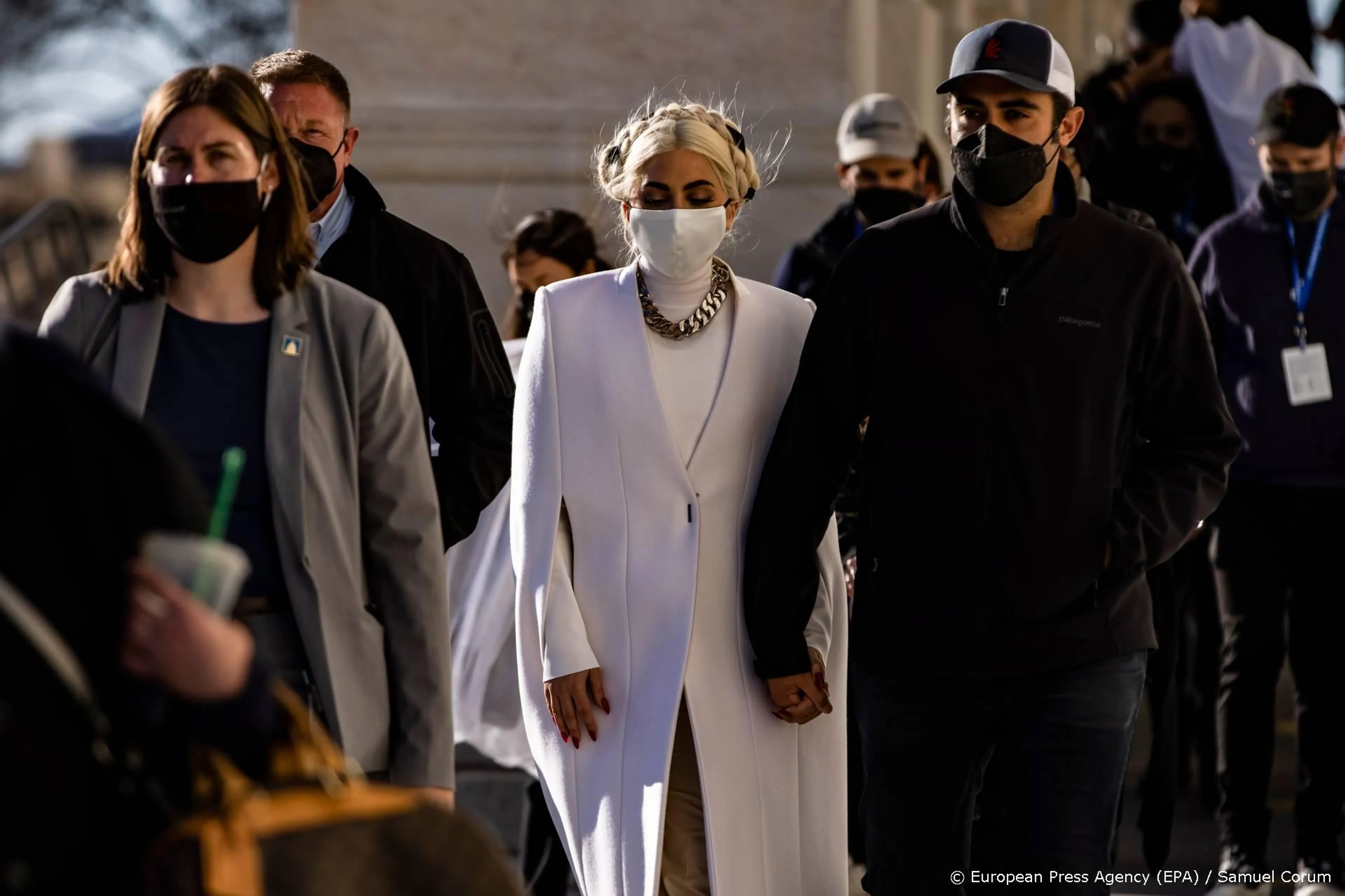 Gaga bidt voor vredige inauguratie