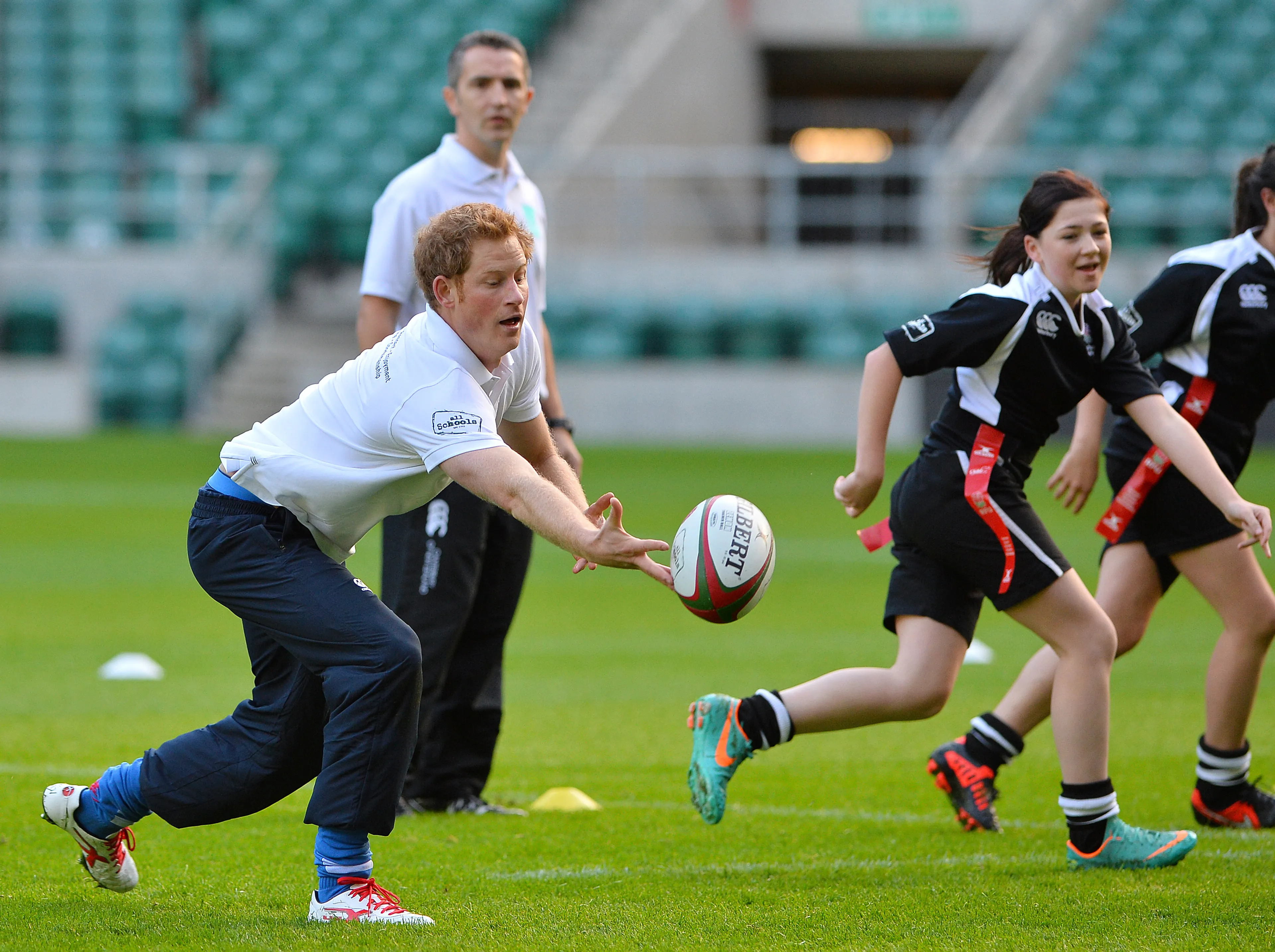 Prins Harry maakt video voor WK rugby