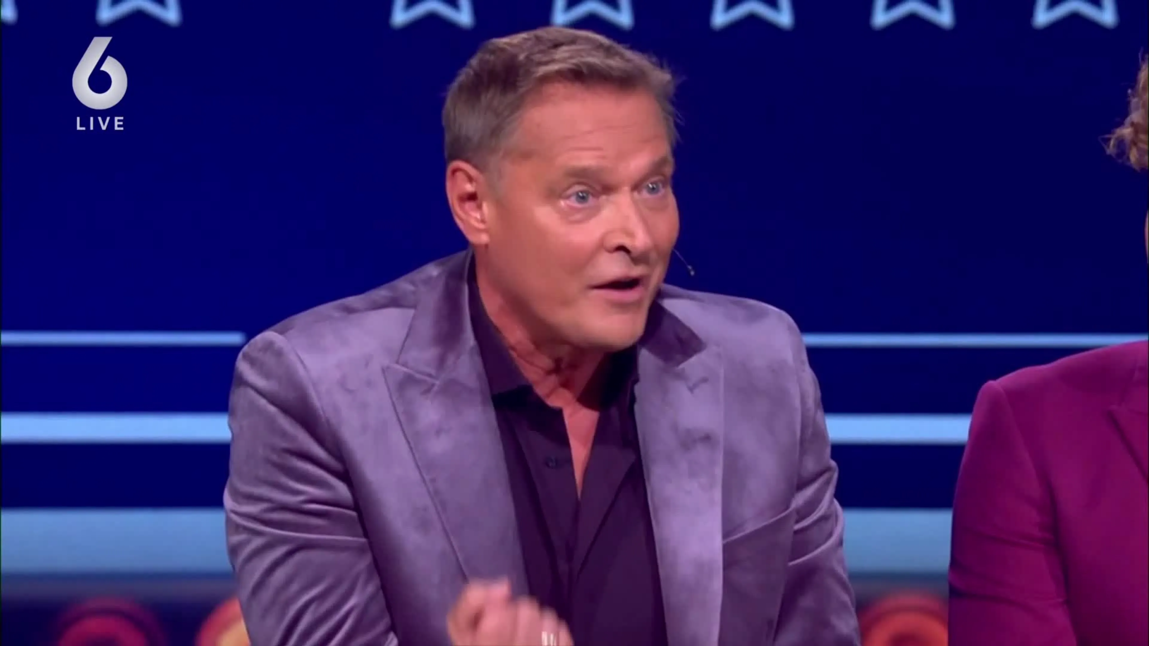 Albert Verlinde is bezig met de musical We Will Rock You