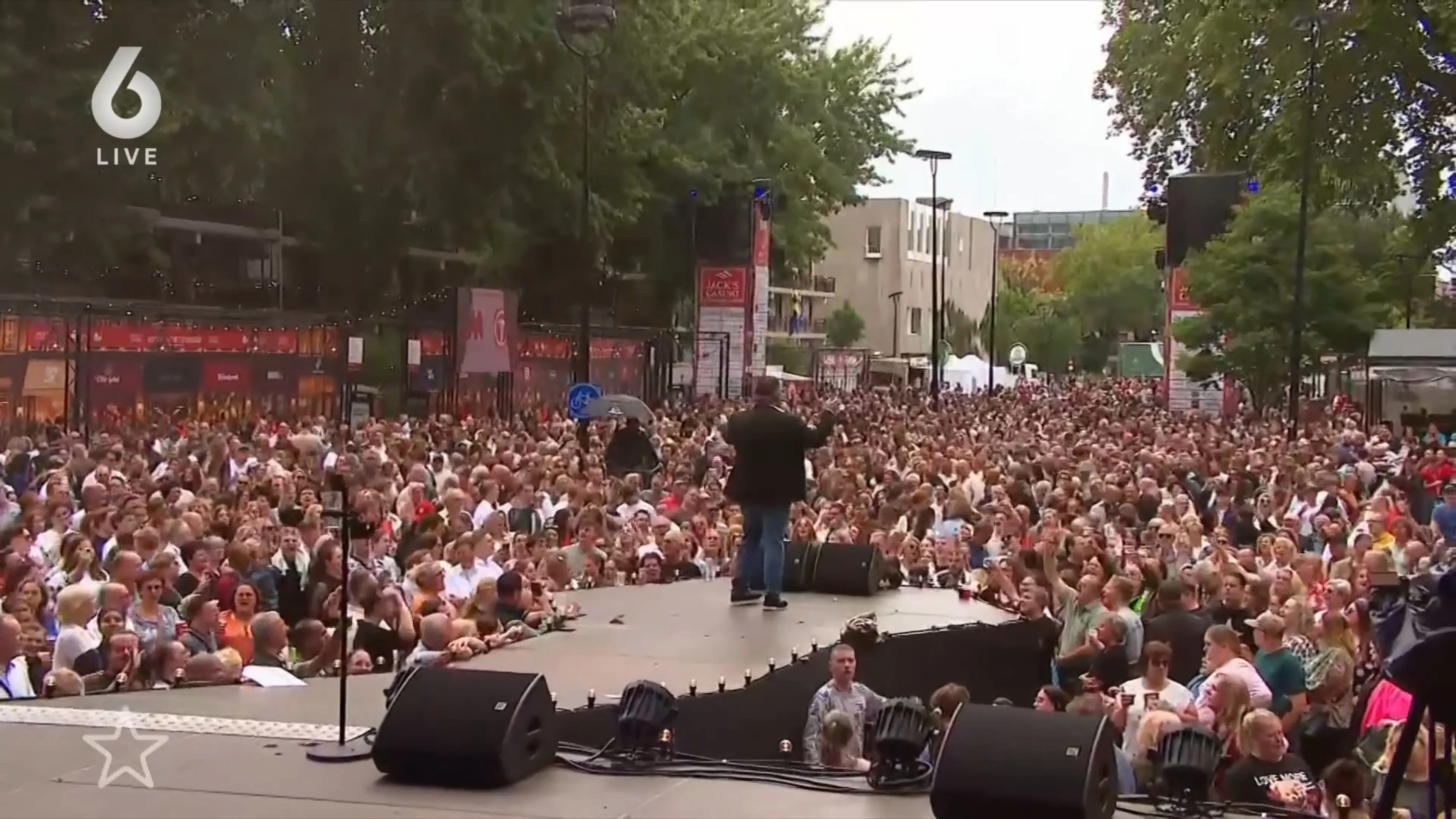 Festival Het Levenslied in Tilburg, een groot meezingspektakel 