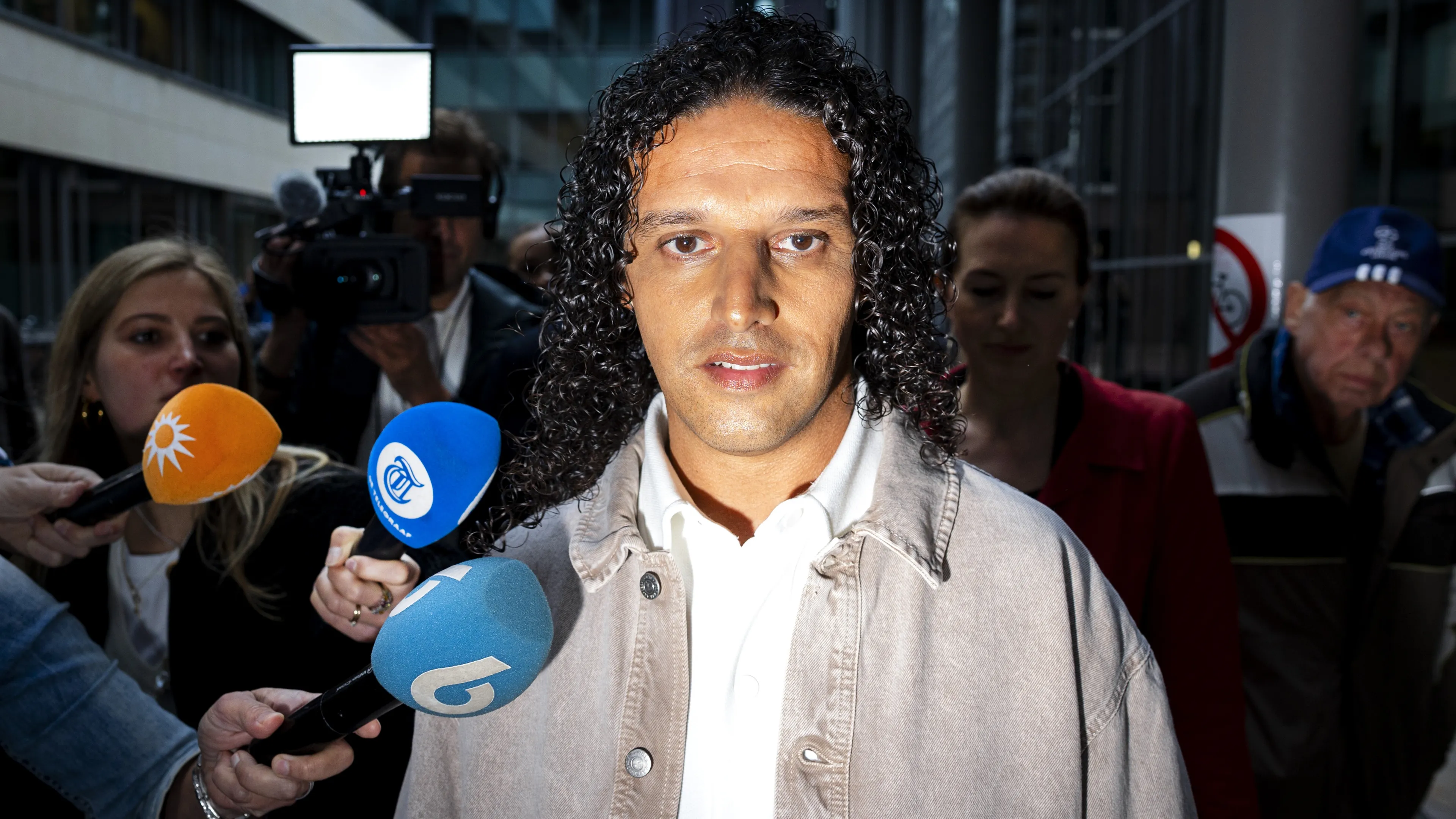 'Ali B krijgt het enorm zwaar in de cel'