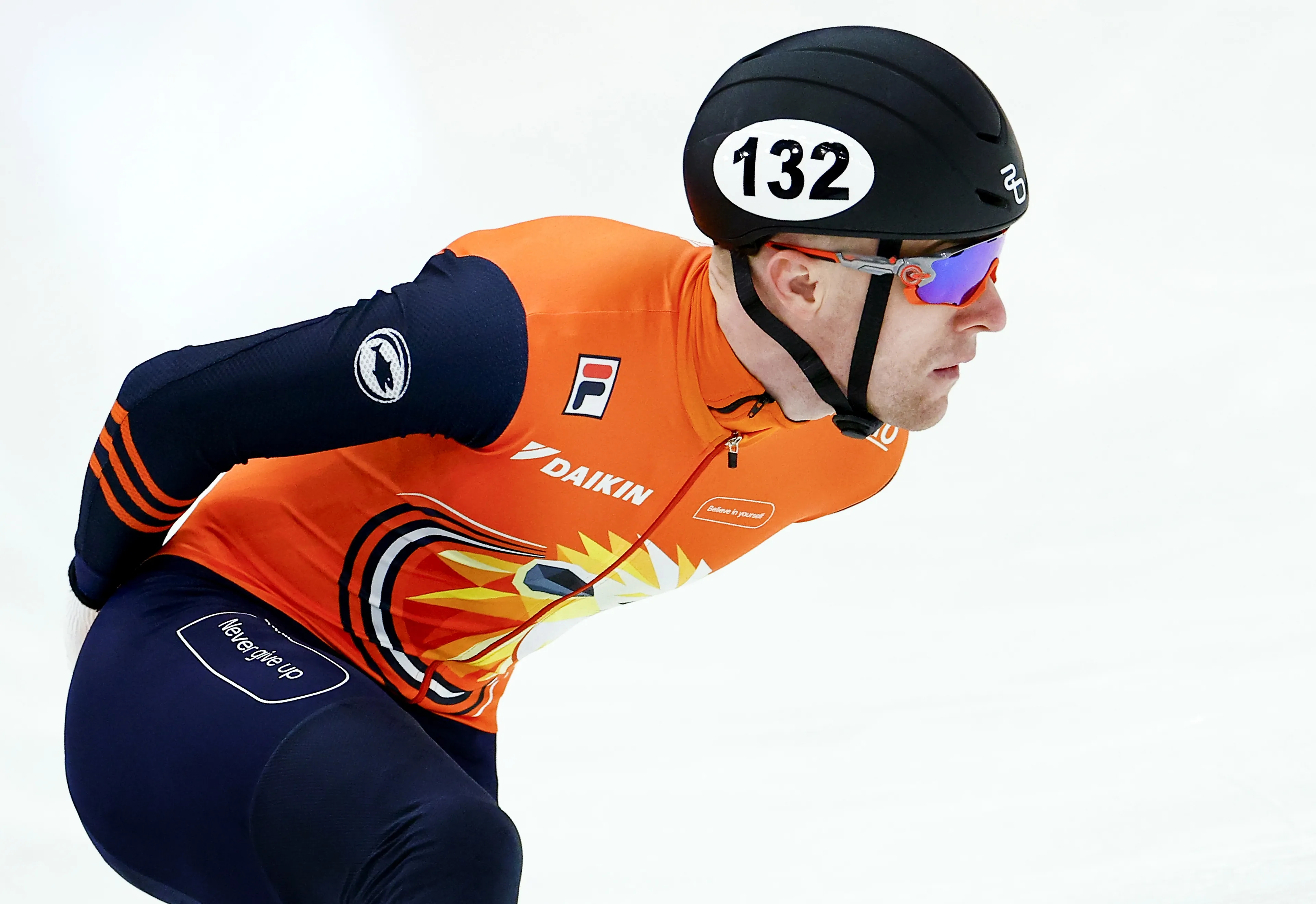 Shorttracker Sven Roes doorbreekt stilte na vermissing: 'Ging langzaam kapot’