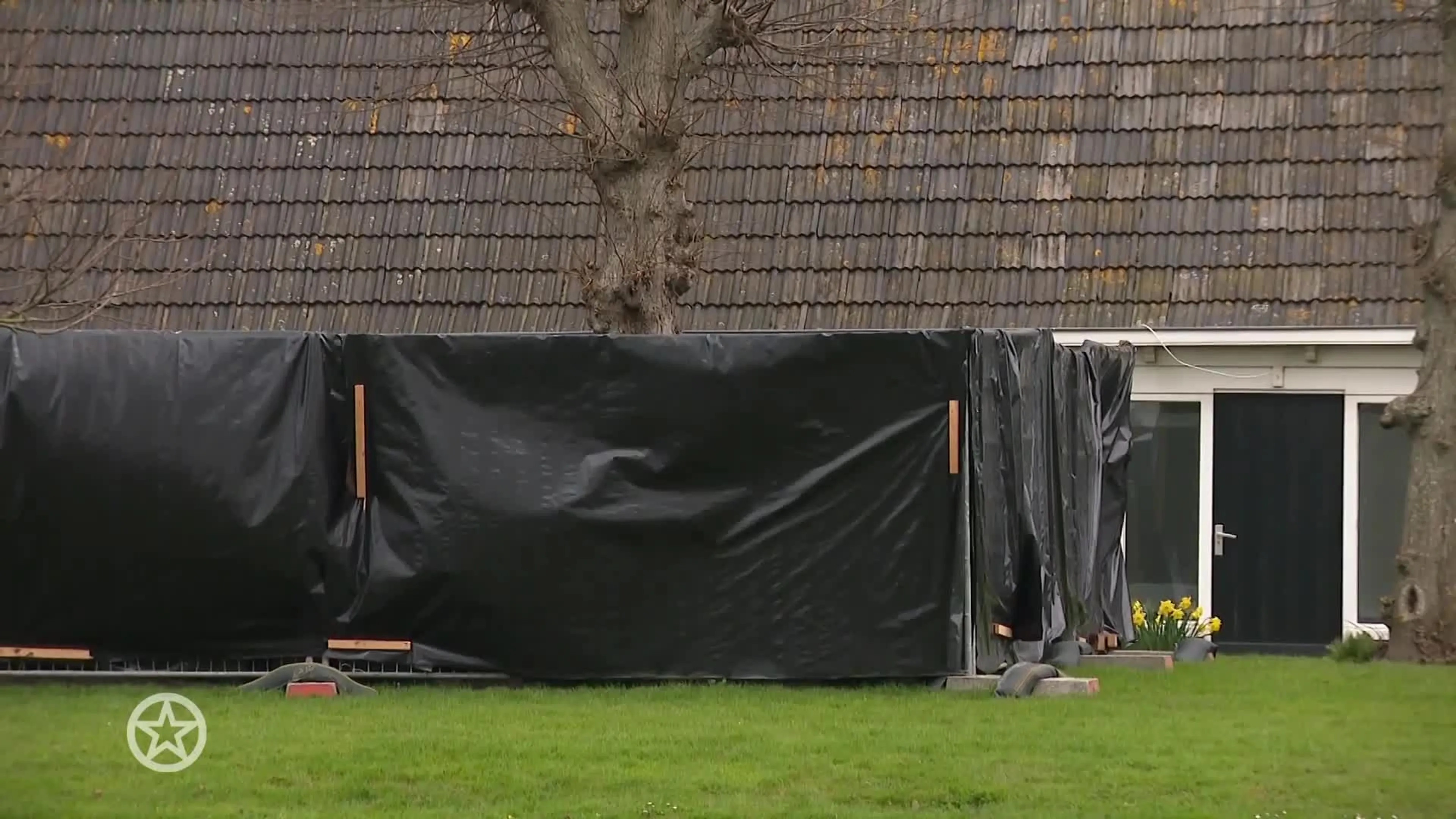 Huis boer Jouke afgeschermd