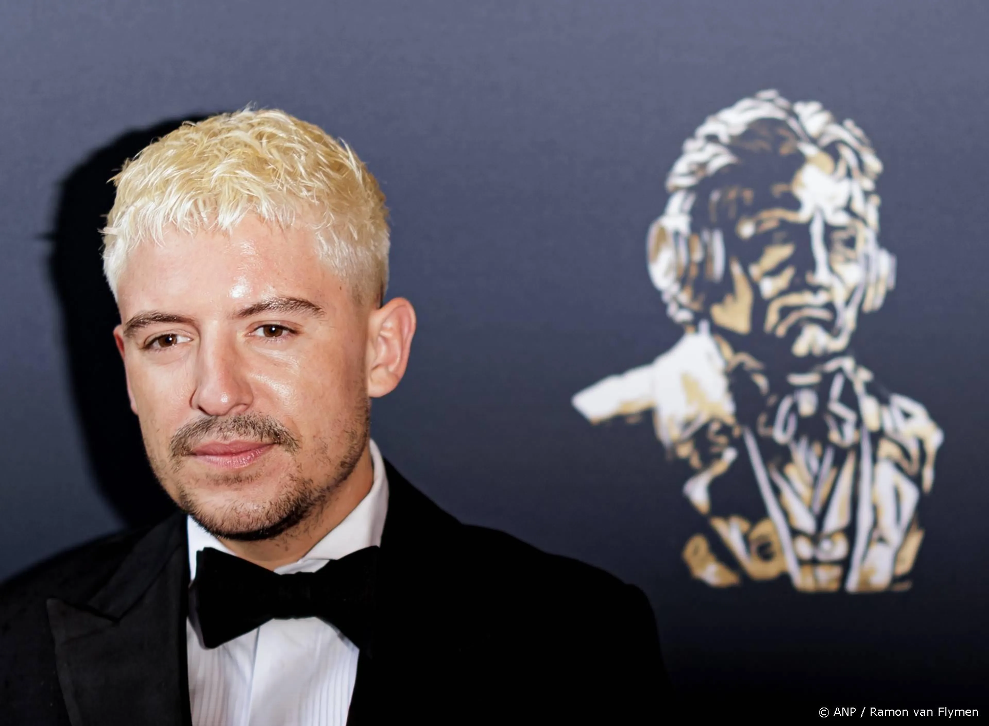 Zien: Lil Kleine deelt eerste reactie op nieuwe Ferrari