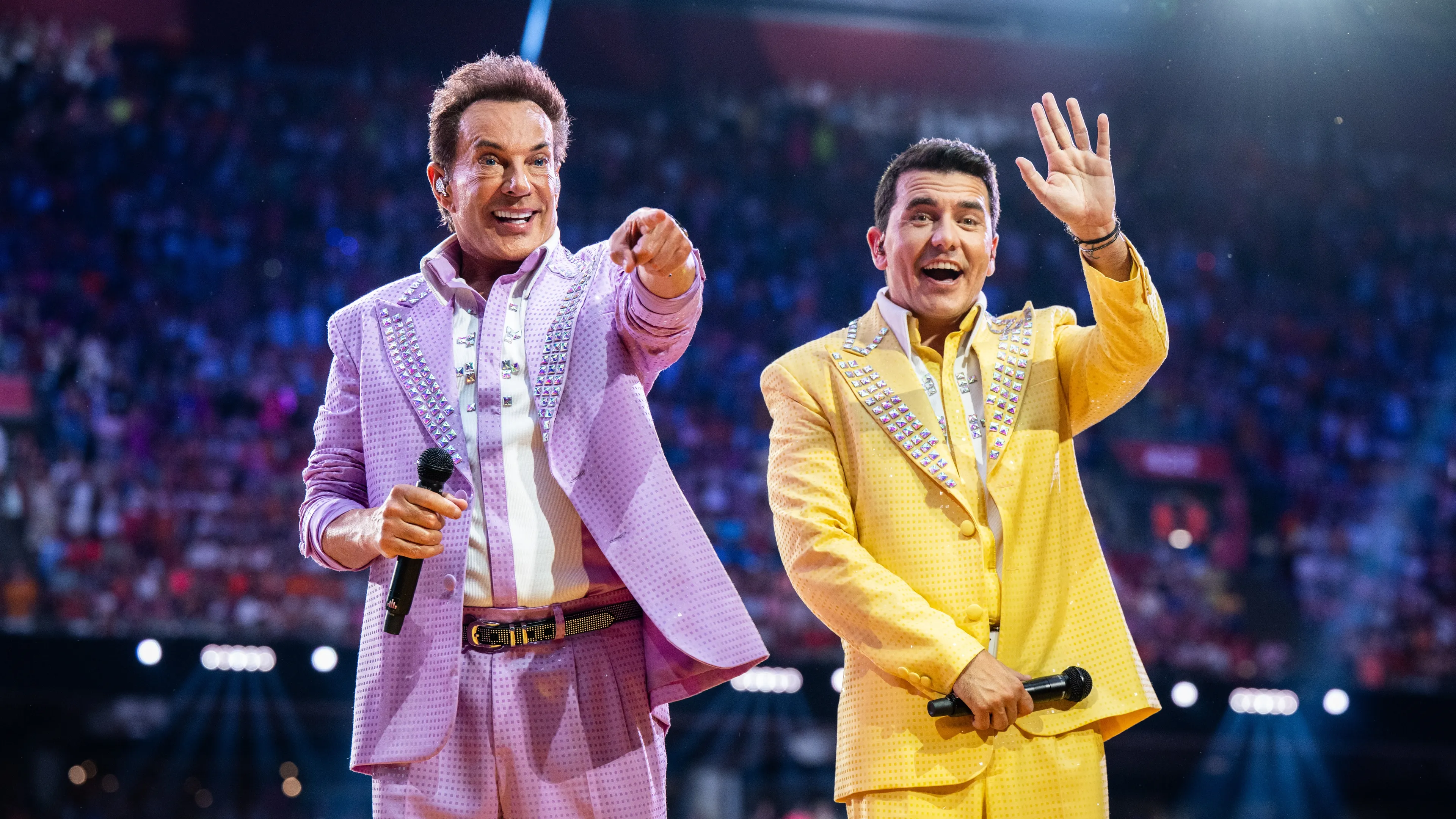 Blijft Jan Smit bij De Toppers? Zanger reageert fel
