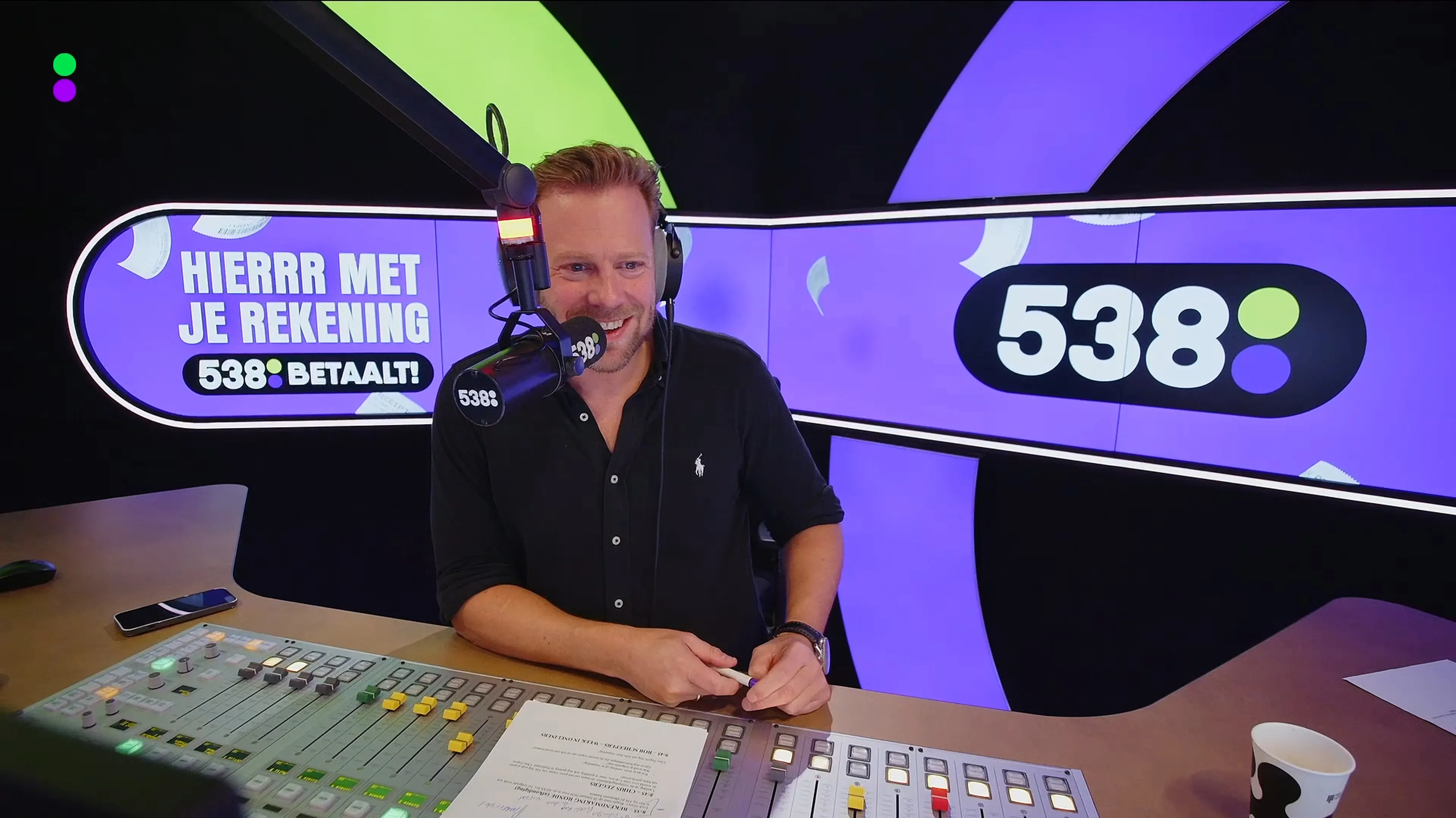 Chris Zegers blaast 54 kaarsjes uit